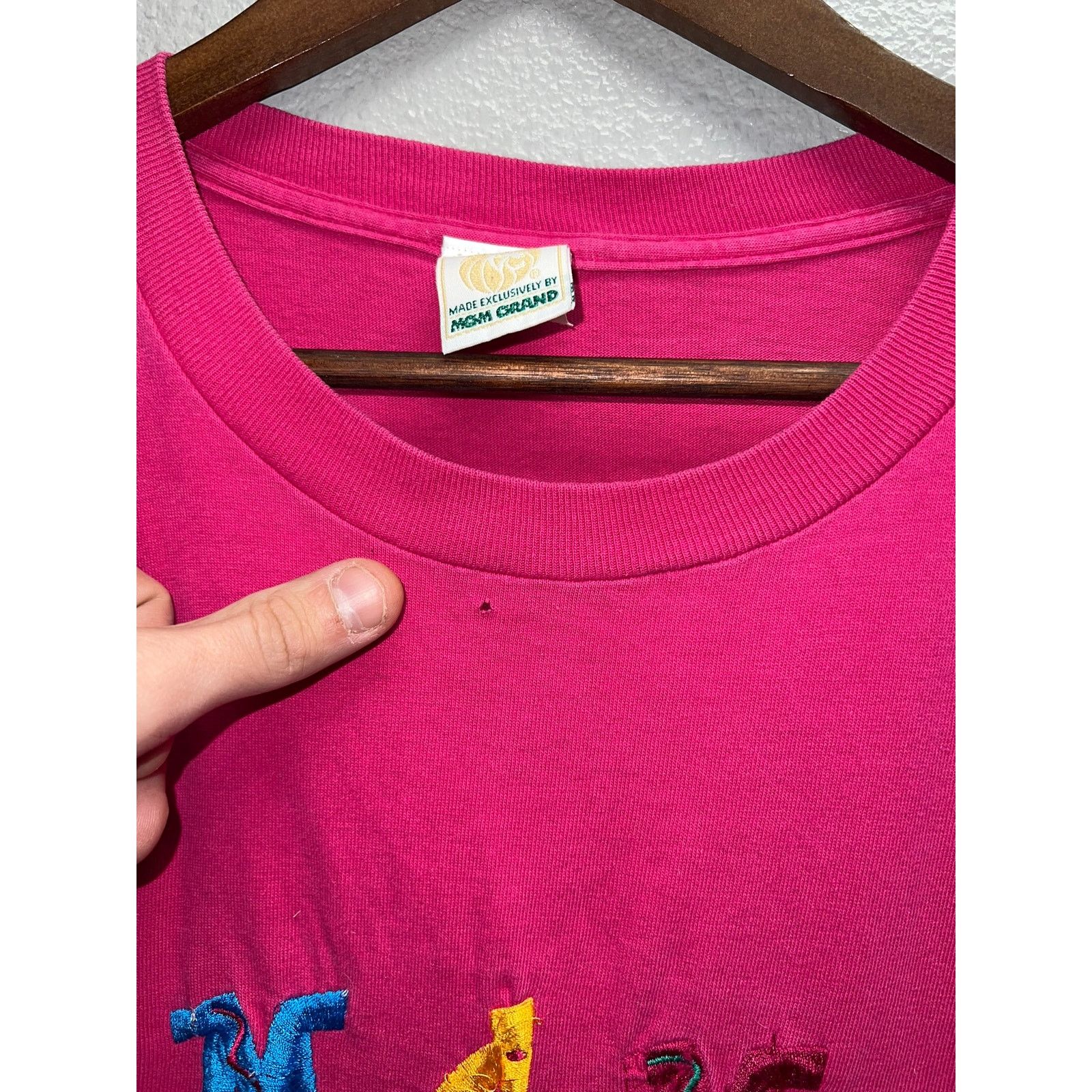 Vintage Vintage MGM Grand Shirt Las Vegas Pink Tee 90s 1990s Large Size US L / EU 52-54 / 3 - 4 Thumbnail