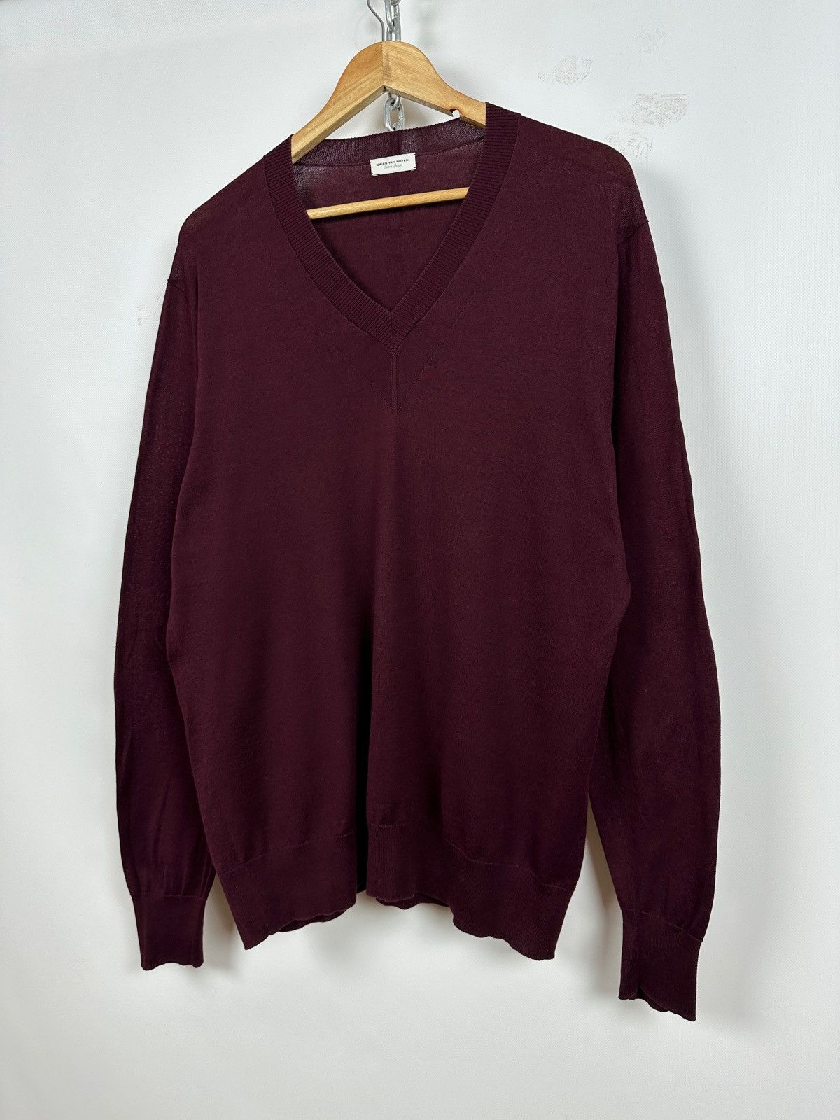 Dries Van Noten Dries Van Noten Burgundy V-Neck Lightweight Sweater Pullover Size US XL / EU 56 / 4 - 3 Thumbnail