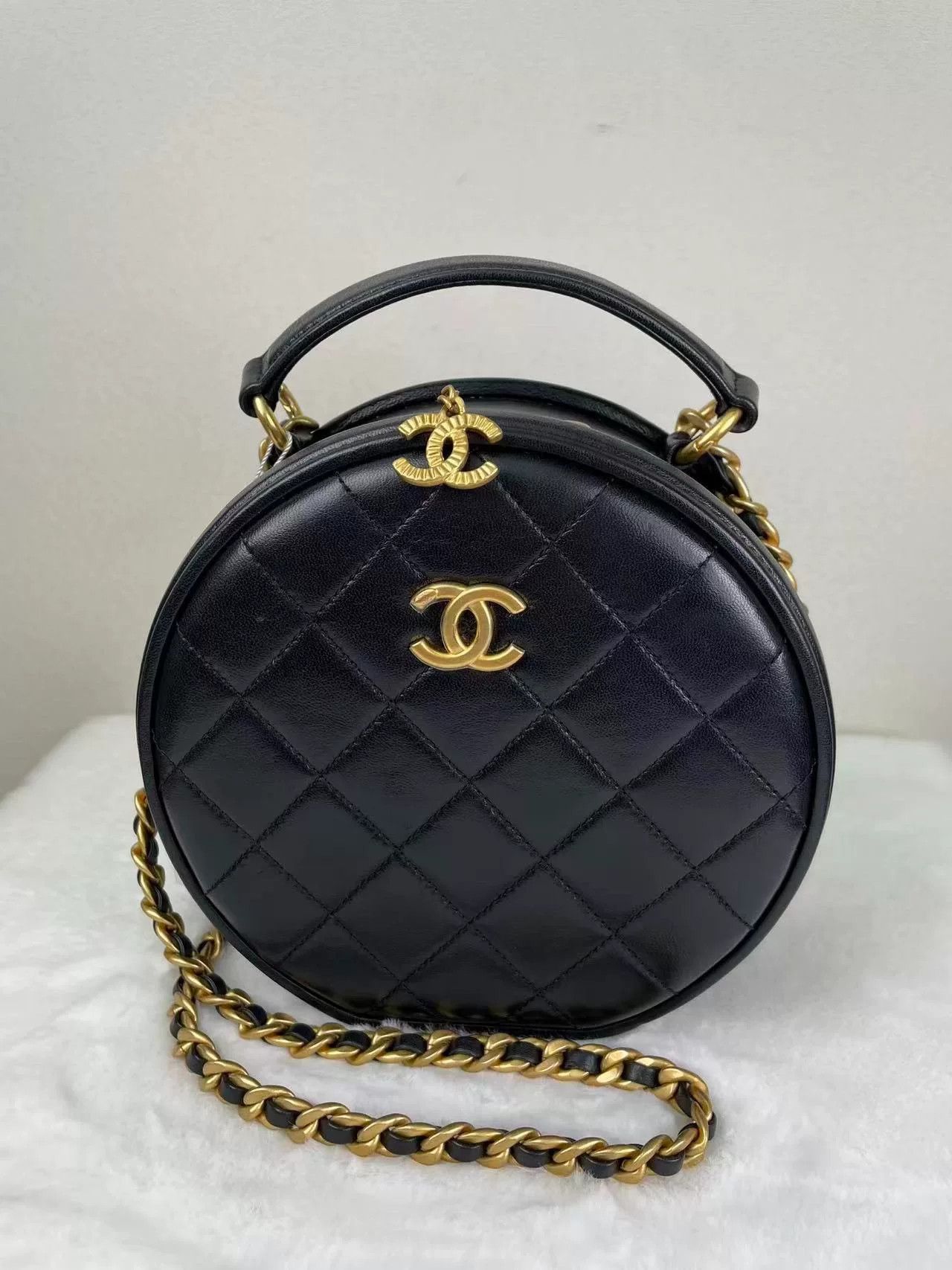 Chanel Pre-loved Bag Very good condition Size ONE SIZE - 1 Thumbnail