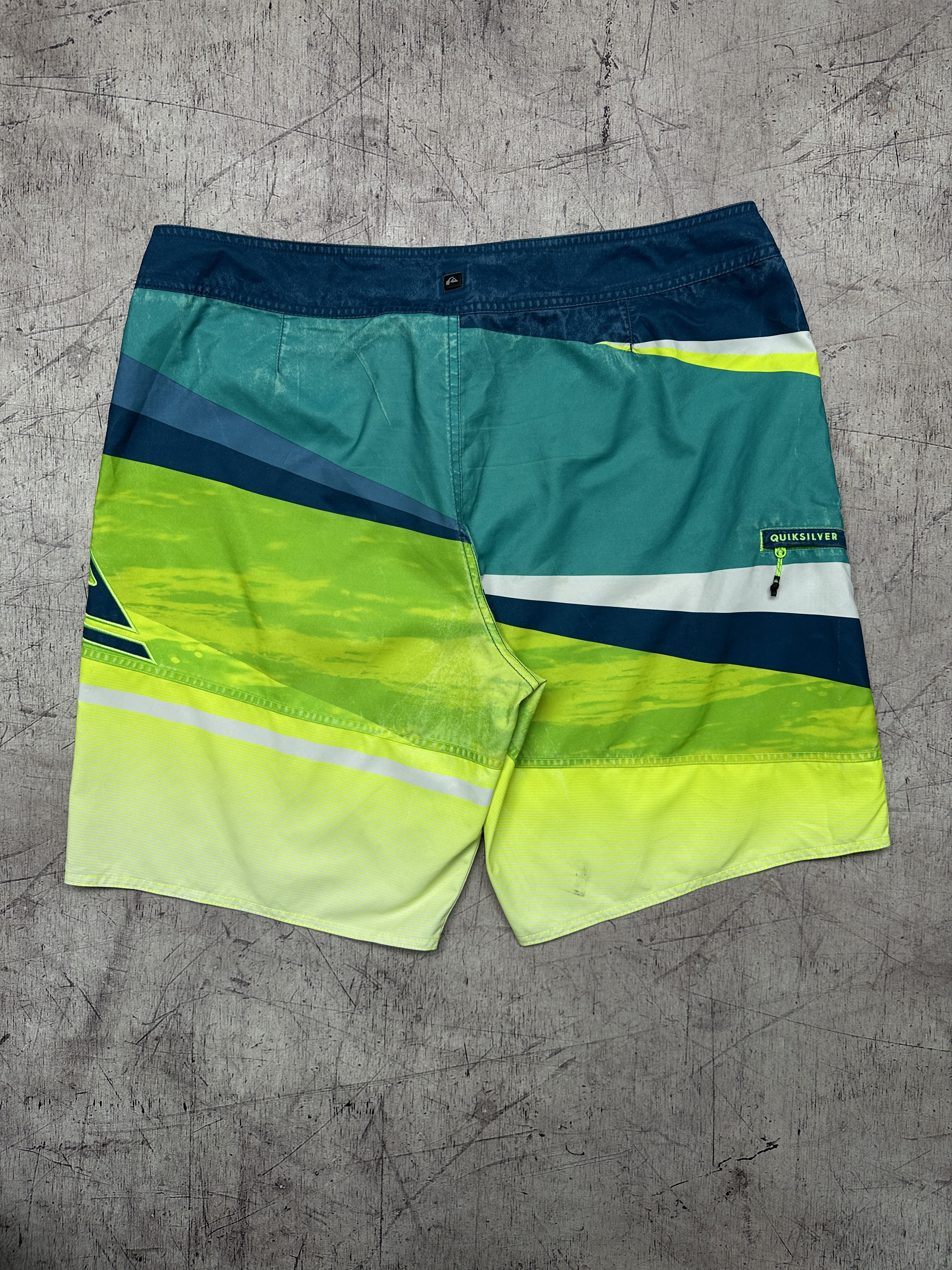 Quiksilver Quiksilver Mens Big Logo Surf Style Swimming Shorts Size US 36 / EU 52 - 8 Thumbnail