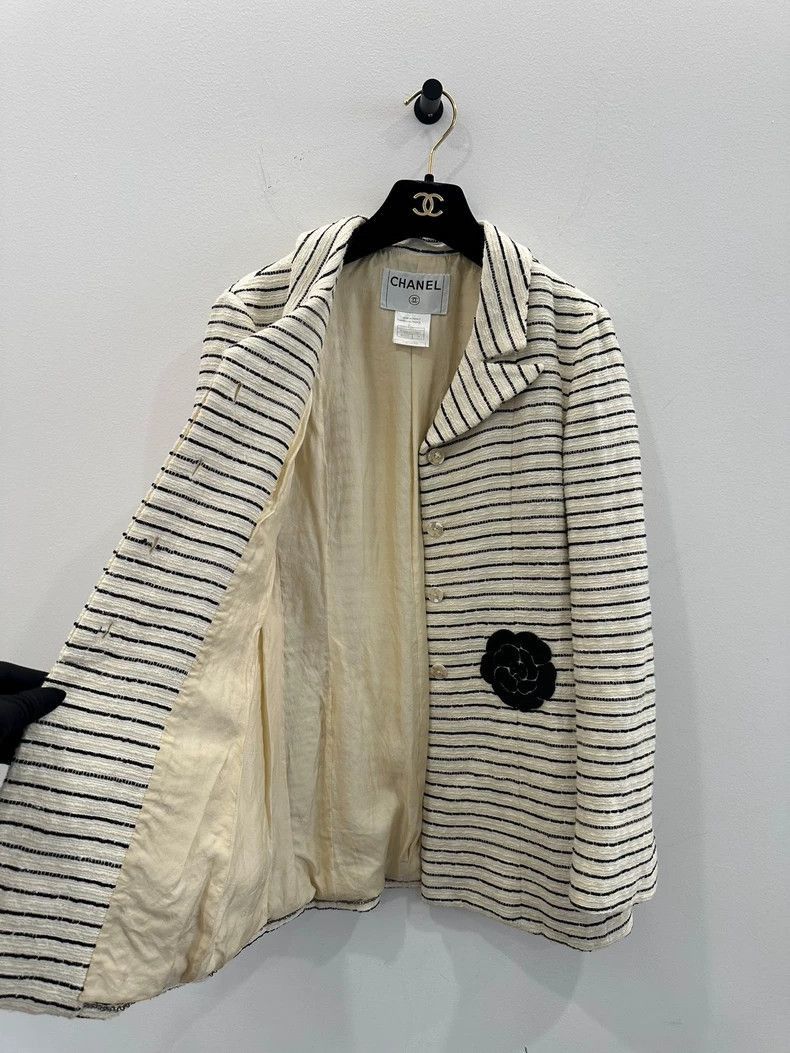 Chanel Classic Chanel Black and Cream Blazer -2505 Size US M / EU 48-50 / 2 - 3 Thumbnail