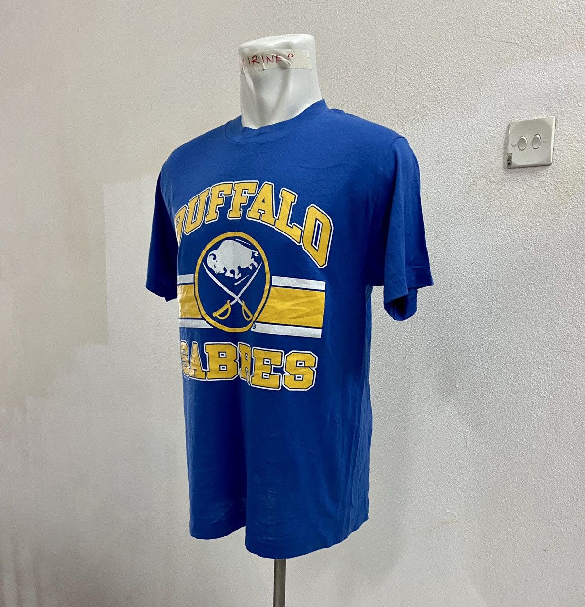 NHL VINTAGE NHL BUFFALO SABERS 80's TEE Size US L / EU 52-54 / 3 - 5 Thumbnail