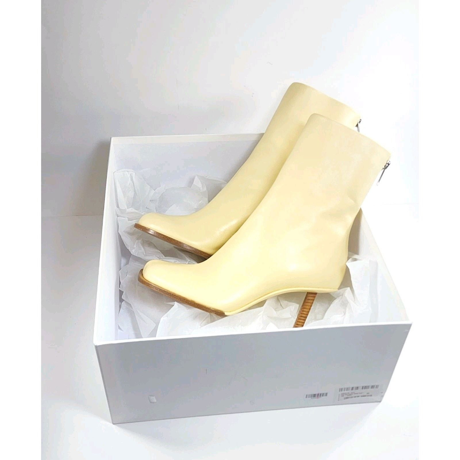 Jacquemus JACQUEMUS Rond Carré Leather Ankle Boots Ivory EU40 US10. Size US 10 / IT 40 - 1 Thumbnail