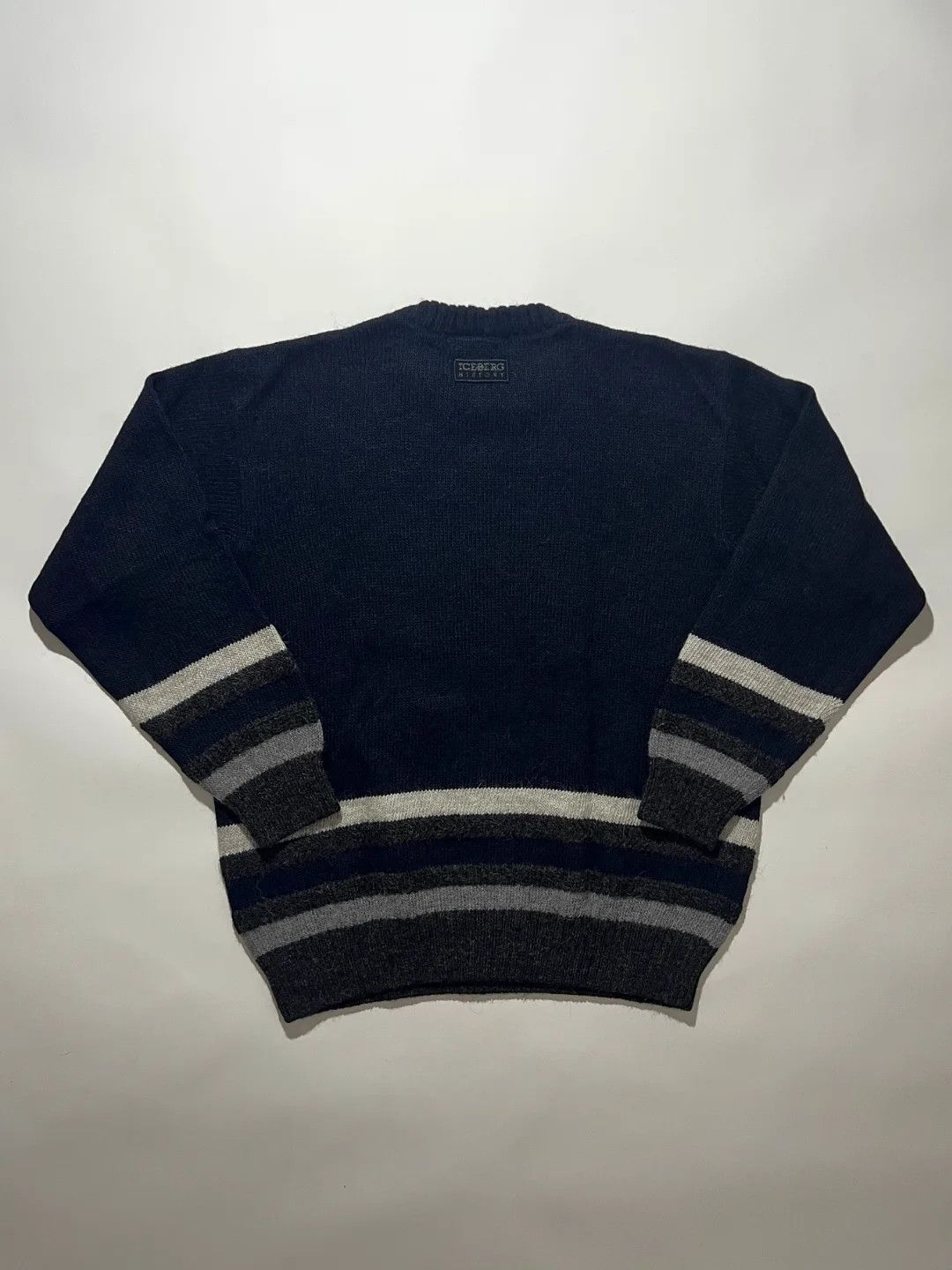 Iceberg Vintage RARE 1997 Iceberg History Goofy Jay Z Sweater Size US L / EU 52-54 / 3 - 3 Thumbnail