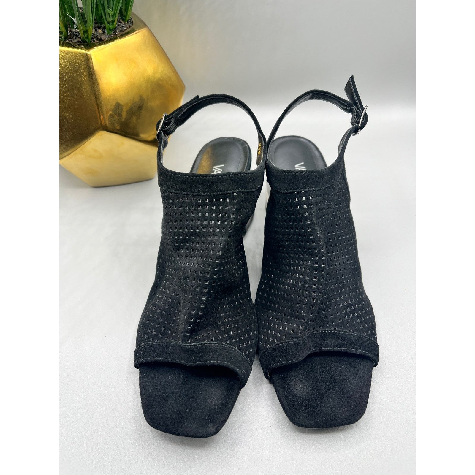 VANELI Black Vaneli Peep toe shoe with clear heel Size US 8.5 / IT 38.5 - 6 Thumbnail