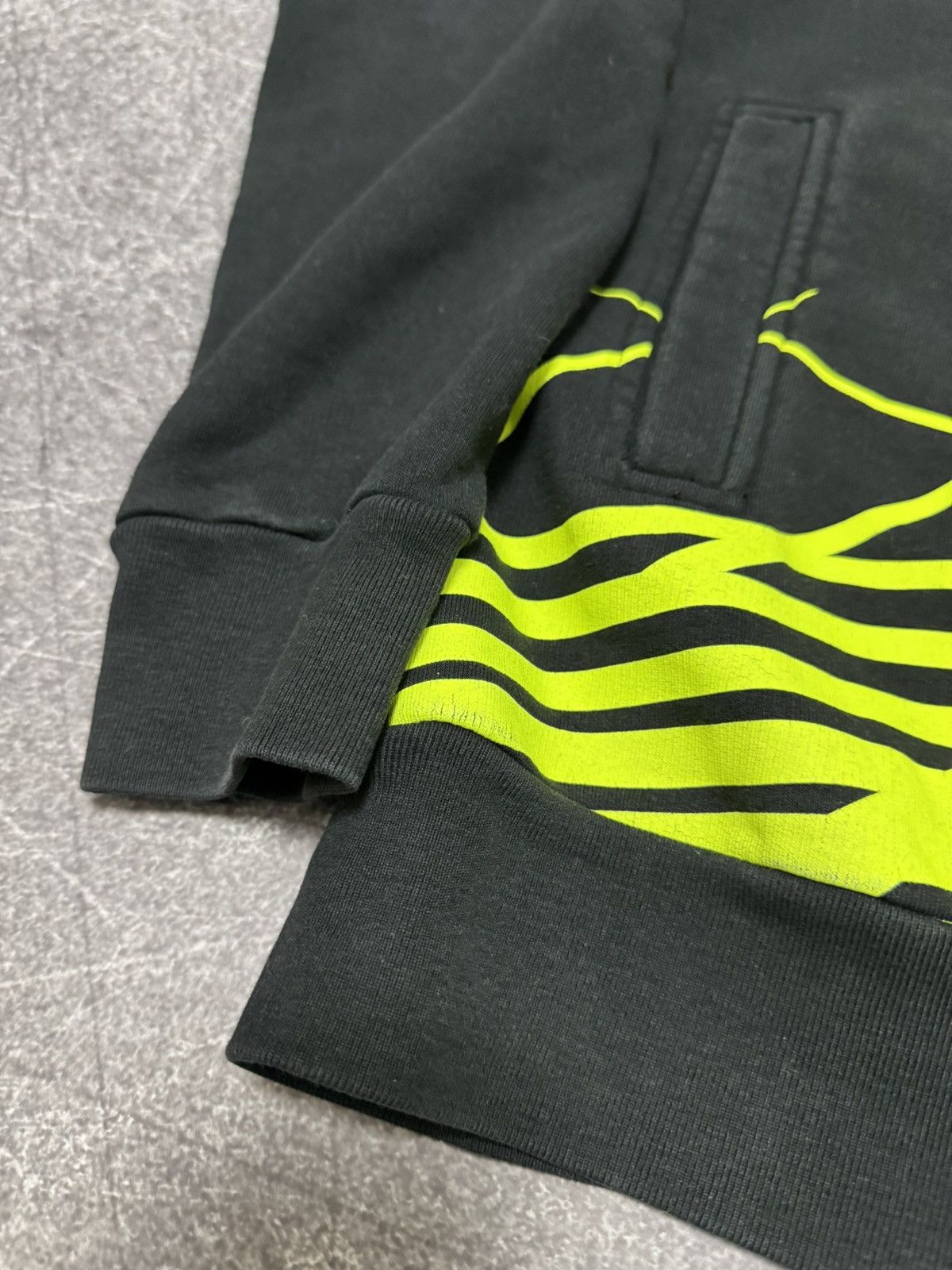 Vintage Monster Energy VR 46 Racing Hoodie size L Affliction Style Size US L / EU 52-54 / 3 - 6 Thumbnail