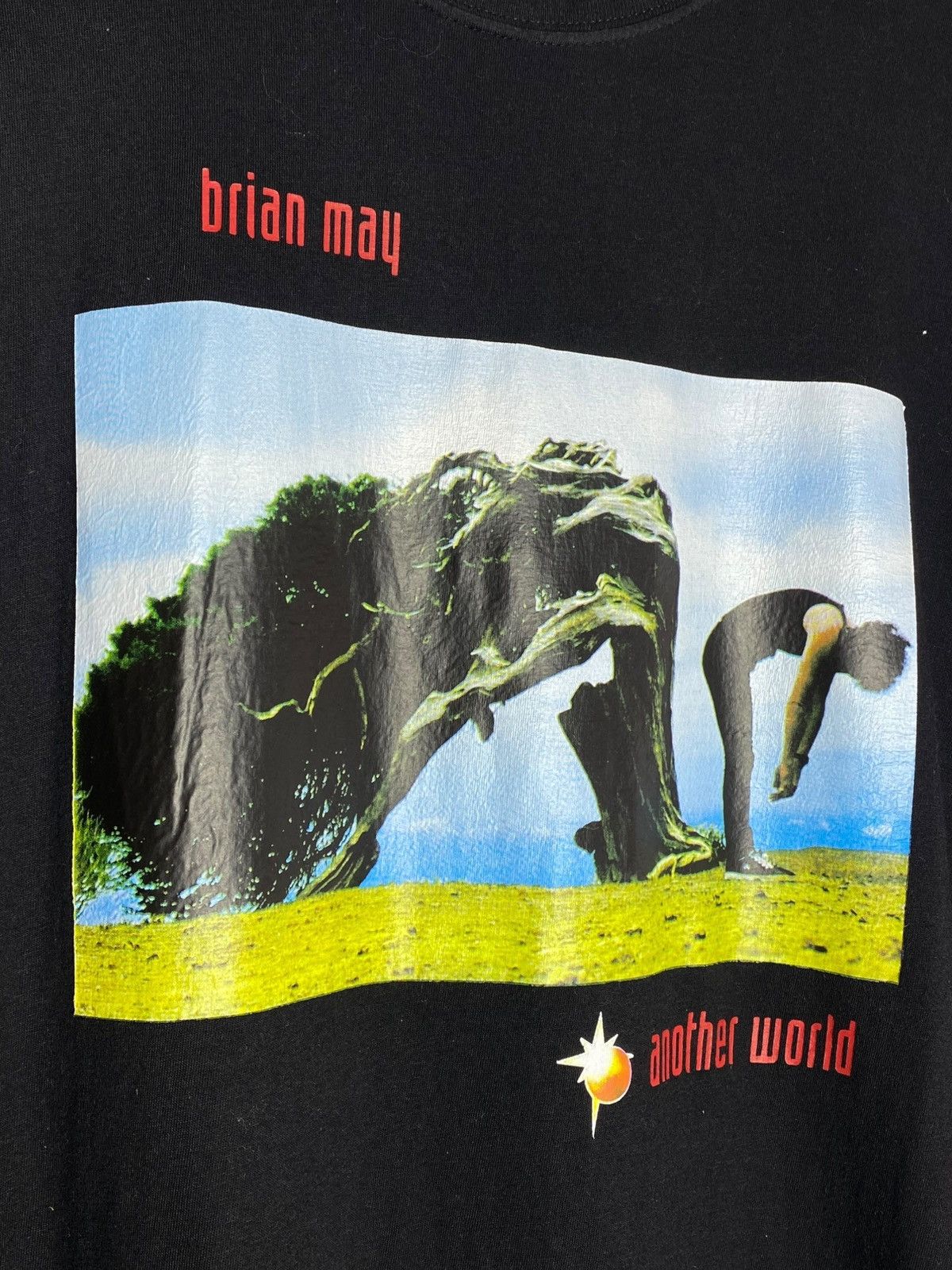 Band Tees 🔥 VINTAGE BRIAN MAY TOUR 1998 BAND TEE QUEEN ANOTHER WORLD 🔥 Size US M / EU 48-50 / 2 - 4 Thumbnail
