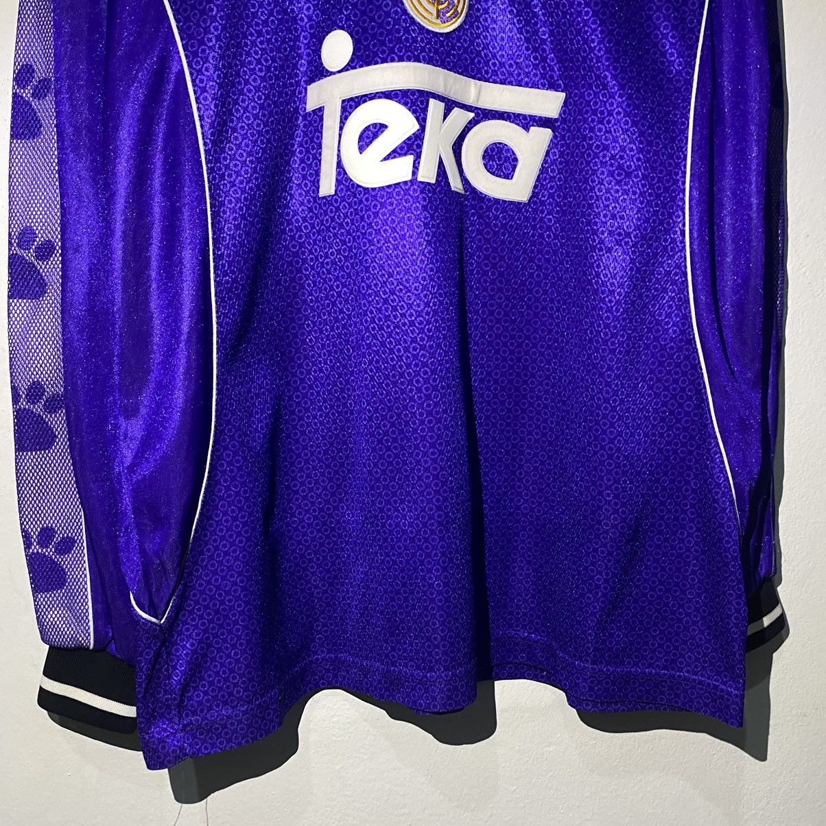 Vintage Real Madrid 1997-98 Away Longsleeve Soccer Jersey - L Size US L / EU 52-54 / 3 - 9 Thumbnail