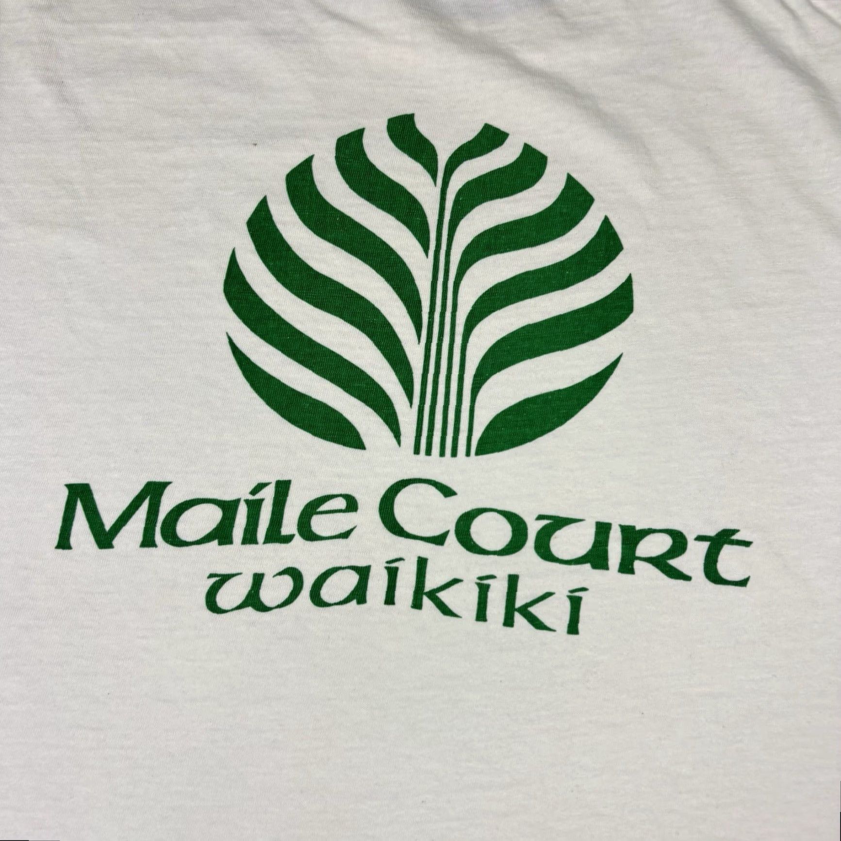 Hanes VINTAGE Waikiki Hawaii T Shirt Double Sided White Single Stitch size XL 90s Size US XL / EU 56 / 4 - 6 Thumbnail