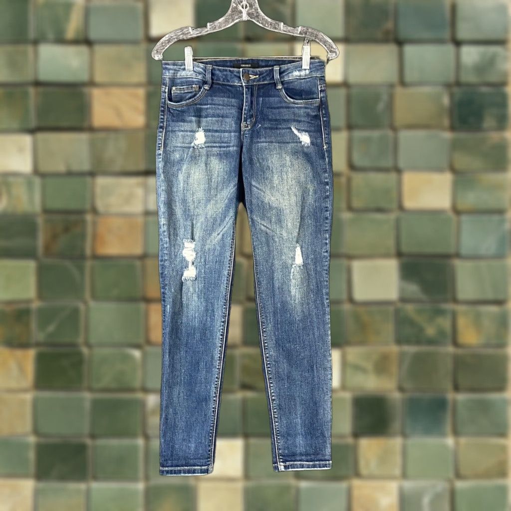 Forever 21 FOREVER 21 Distressed Jeans Women’s Skinny Blue 26 Color Blue Size 26 Womens Size 26" / US 2 / IT 38 - 1 Thumbnail