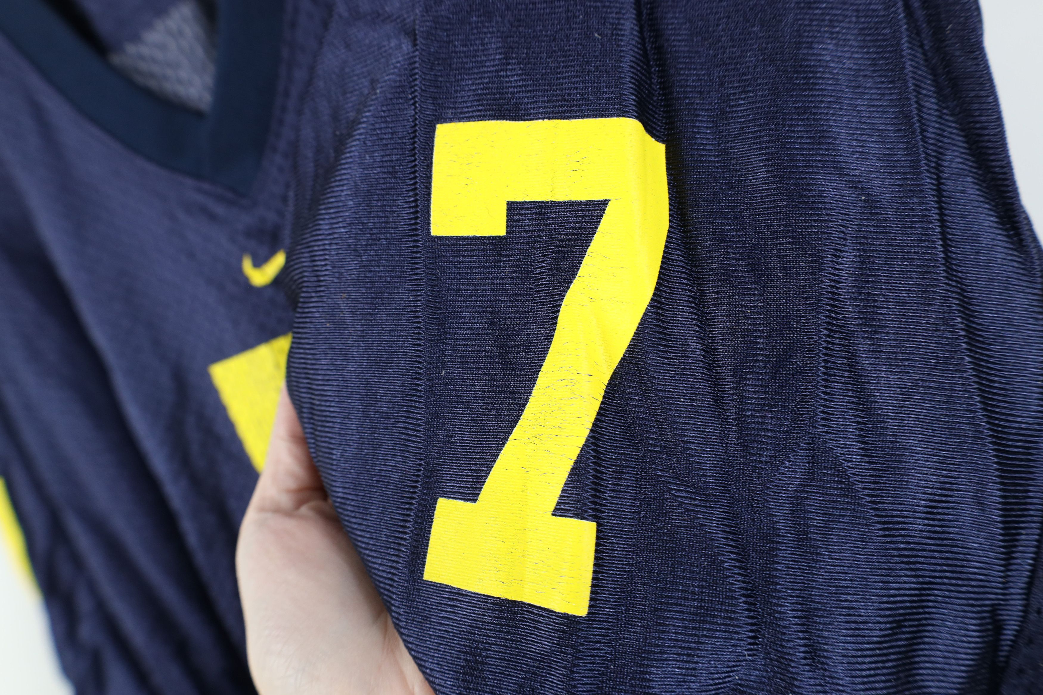 Nike Vintage Nike Swoosh University of Michigan Football Jersey Size US L / EU 52-54 / 3 - 7 Thumbnail