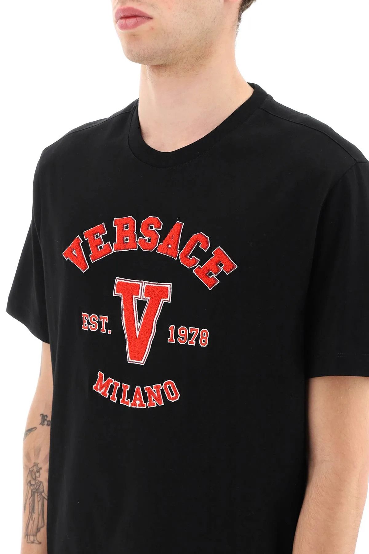 Versace o1y0525 Logo Crewneck T-Shirt in Black Size US XL / EU 56 / 4 - 2 Thumbnail