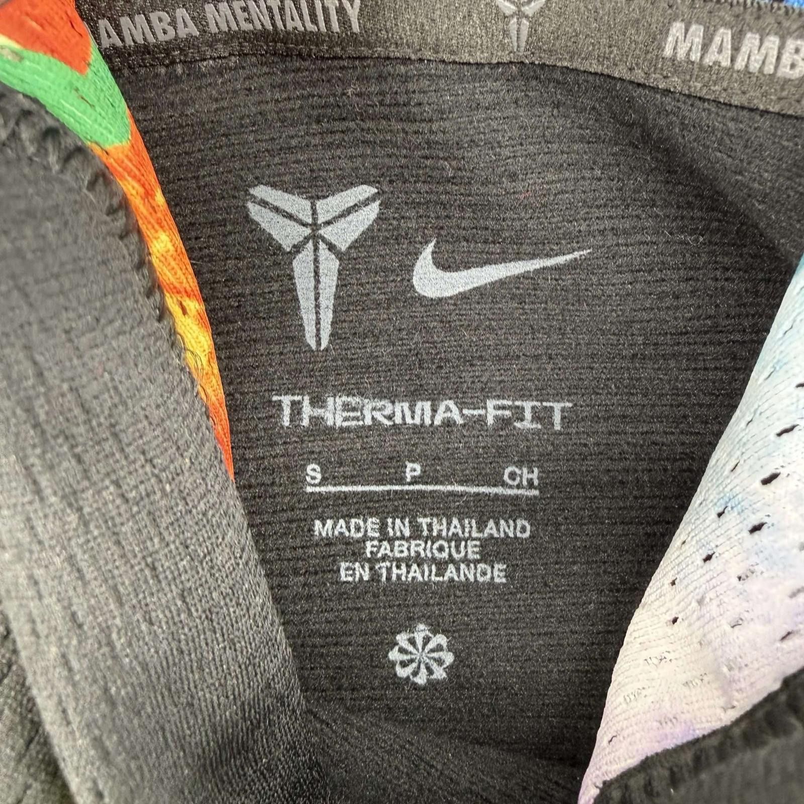 Nike Nike Kobe 'What The' Therma Pullover S Size US S / EU 44-46 / 1 - 3 Thumbnail