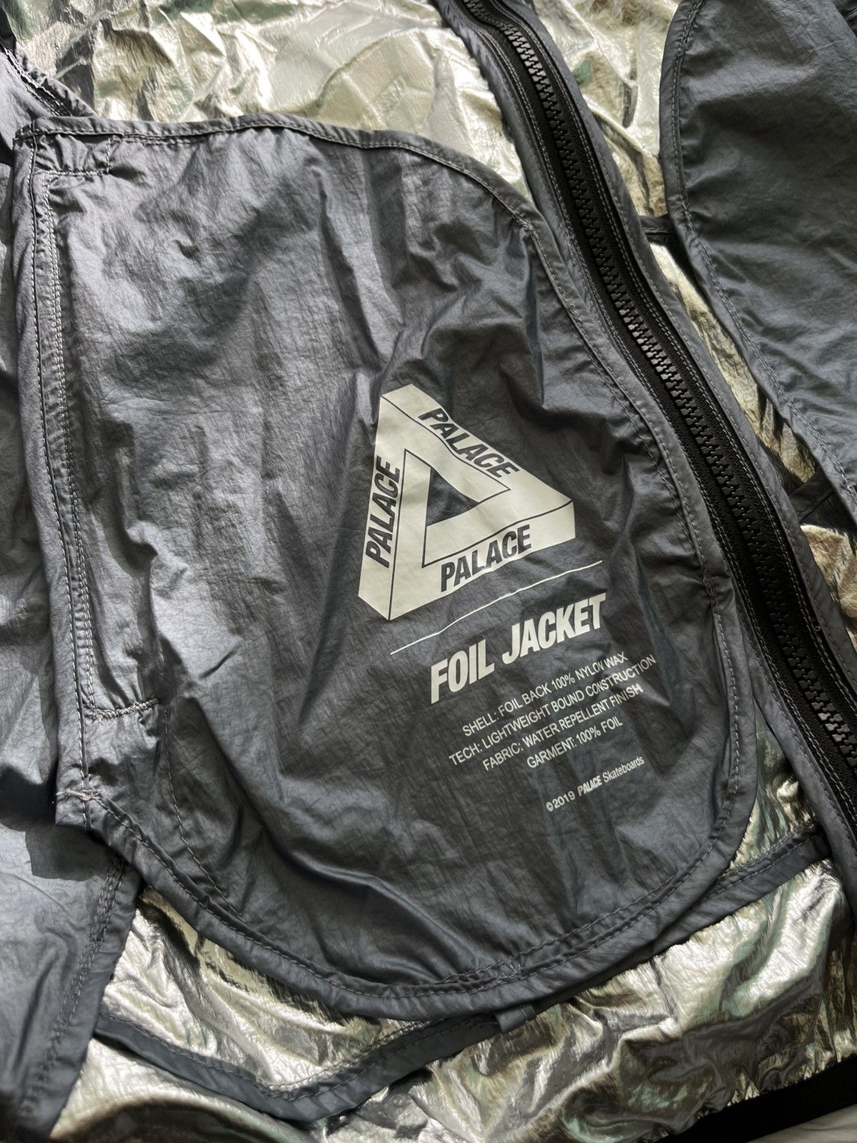 Palace 2019 Palace Skateboards Foil Jacket Nylon Light Streetwear Size US M / EU 48-50 / 2 - 15 Thumbnail