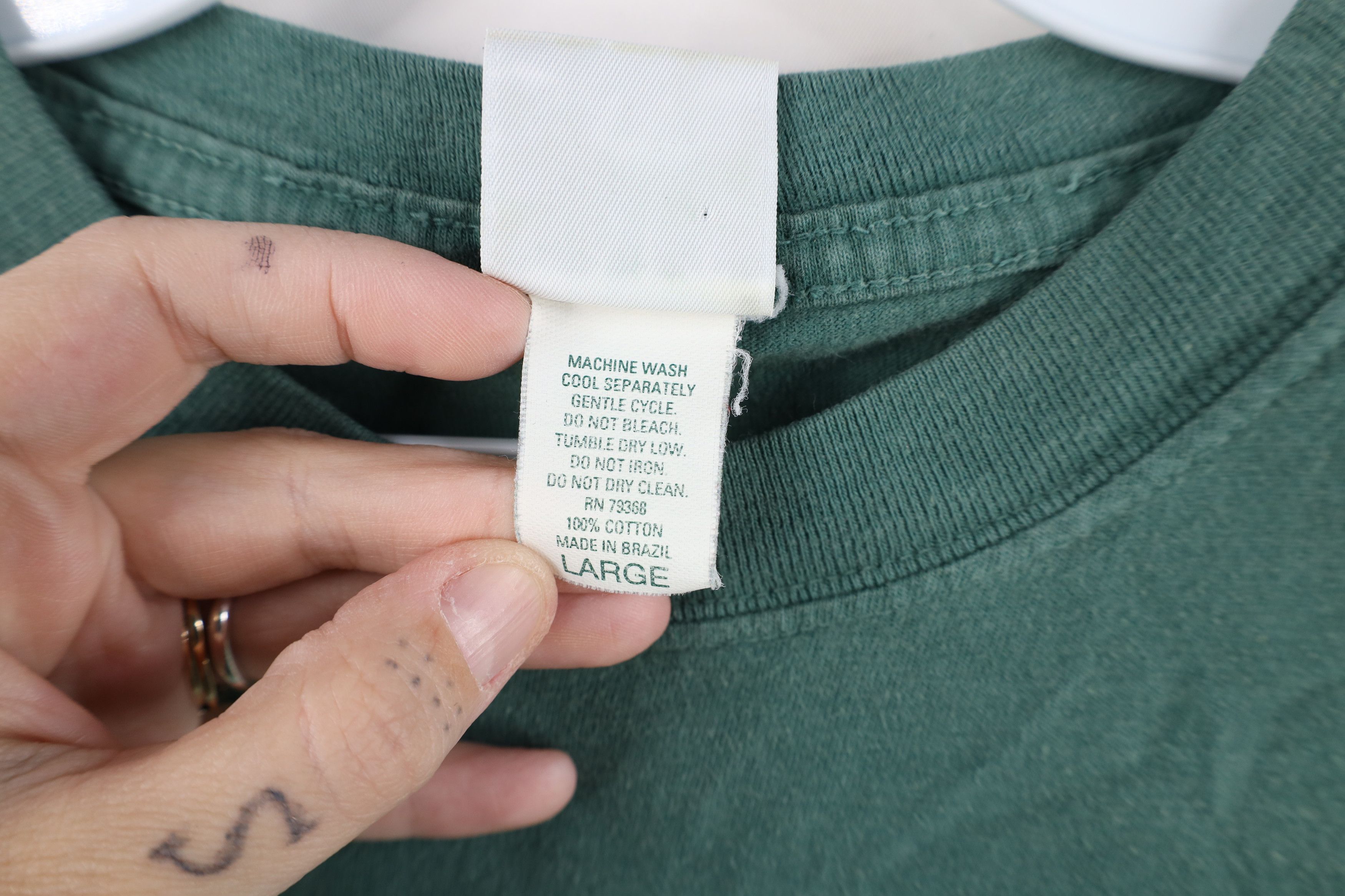 Vintage Vintage 90s Streetwear Deer Buck Mountains T-Shirt Green Size US L / EU 52-54 / 3 - 9 Thumbnail