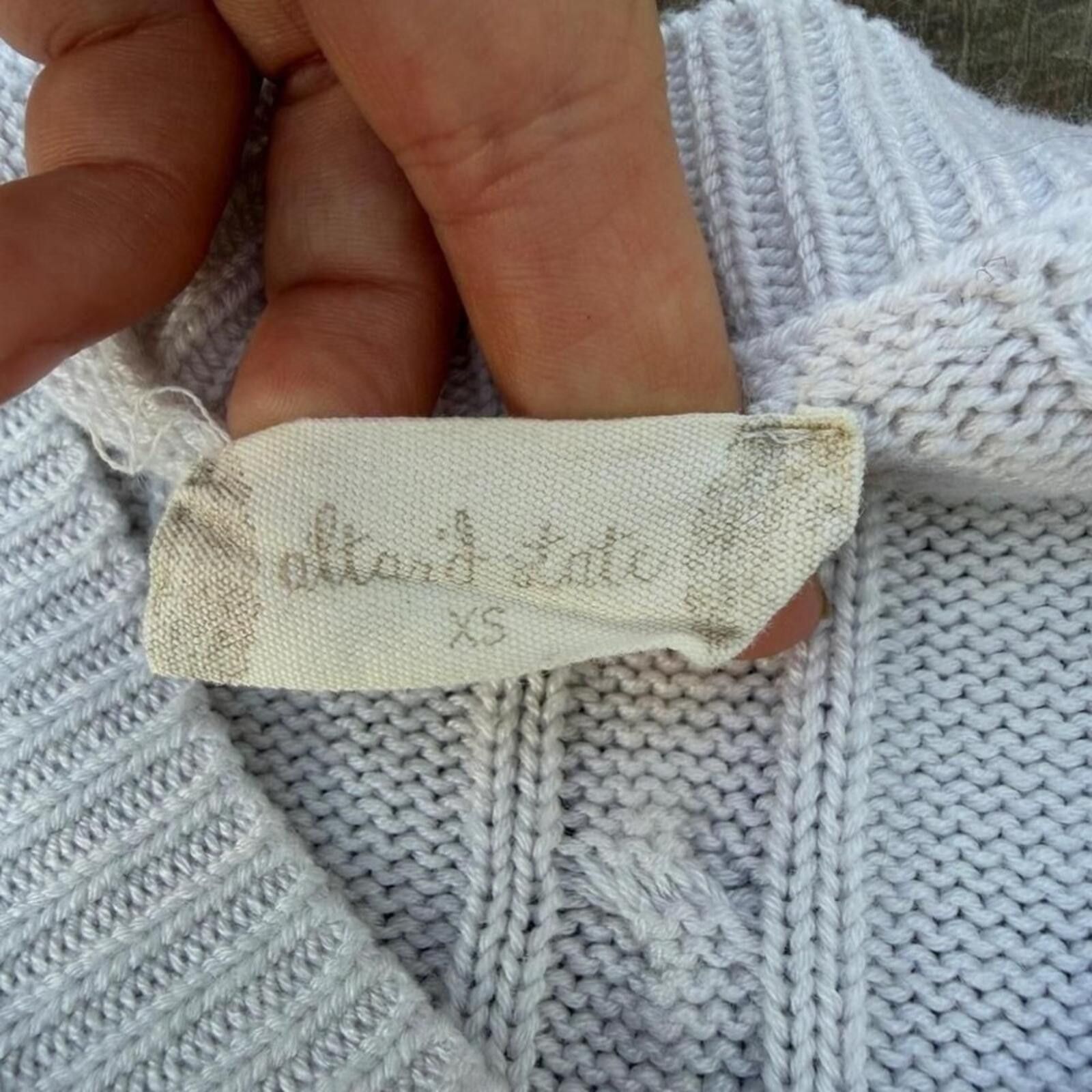 Other Altar'd State White Cable Knit Sweater Vest V-Neck Size XS / US 0-2 / IT 36-38 - 2 Thumbnail
