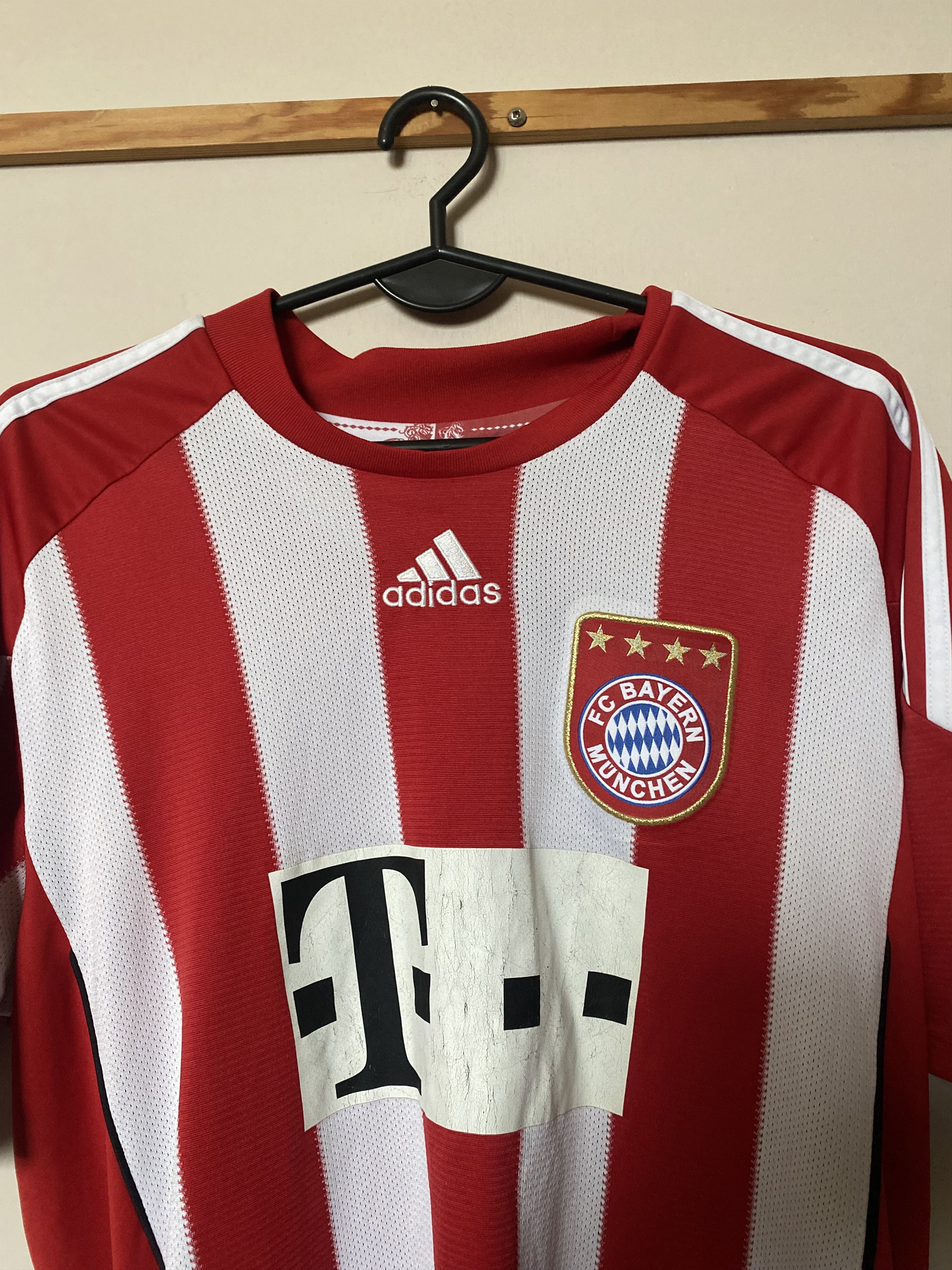 Adidas BAYERN MUNICH F.C. 2010 - 2011 - Adidas - M/L - UNIQUE Size US M / EU 48-50 / 2 - 4 Thumbnail