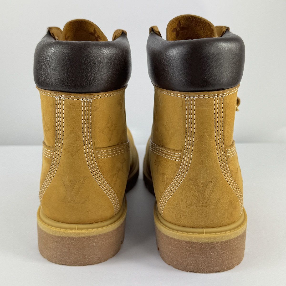 Louis Vuitton x TIMBERLABD MONOGRAM BOOTS Size US 9 / EU 42 - 6 Thumbnail