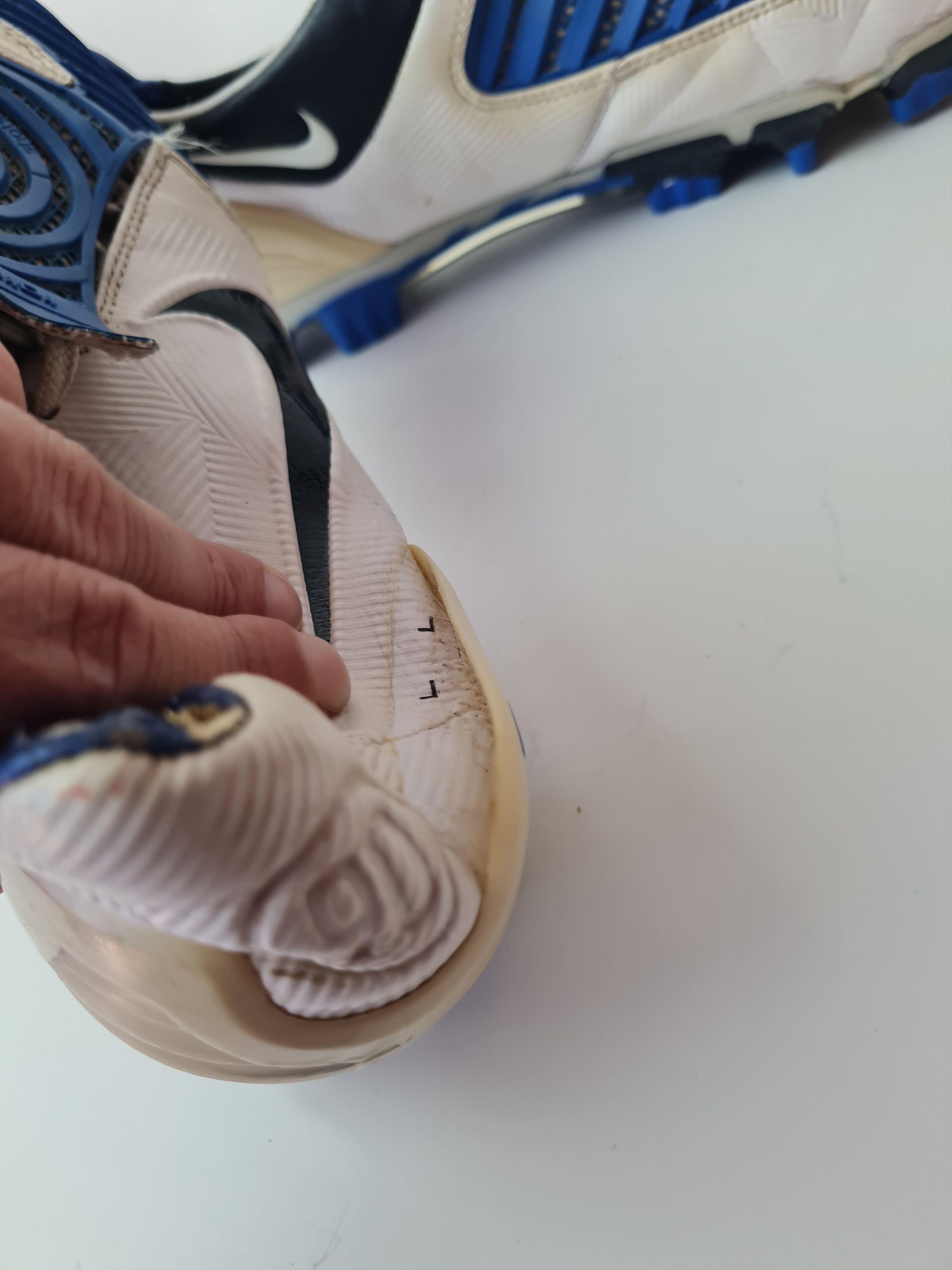 Nike Cleats Nike Total 90 Shoot II FG White/Blue Y3 318793-104 Size US 10.5 / EU 43-44 - 17 Thumbnail