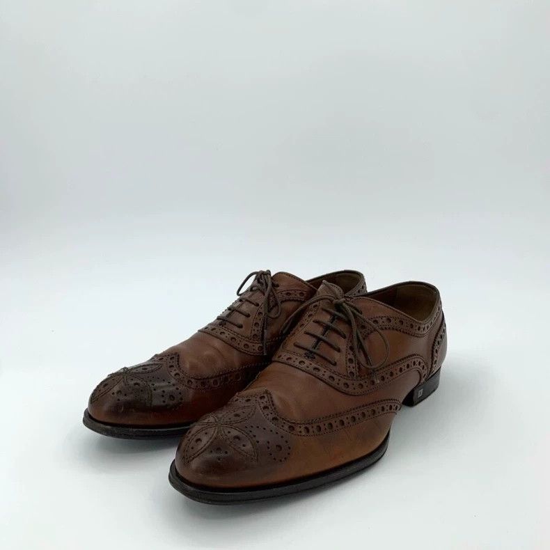 Louis Vuitton Louis Vuitton Lace-up leather shoes in carved baroque brow Size US 7 / EU 40 - 1 Thumbnail
