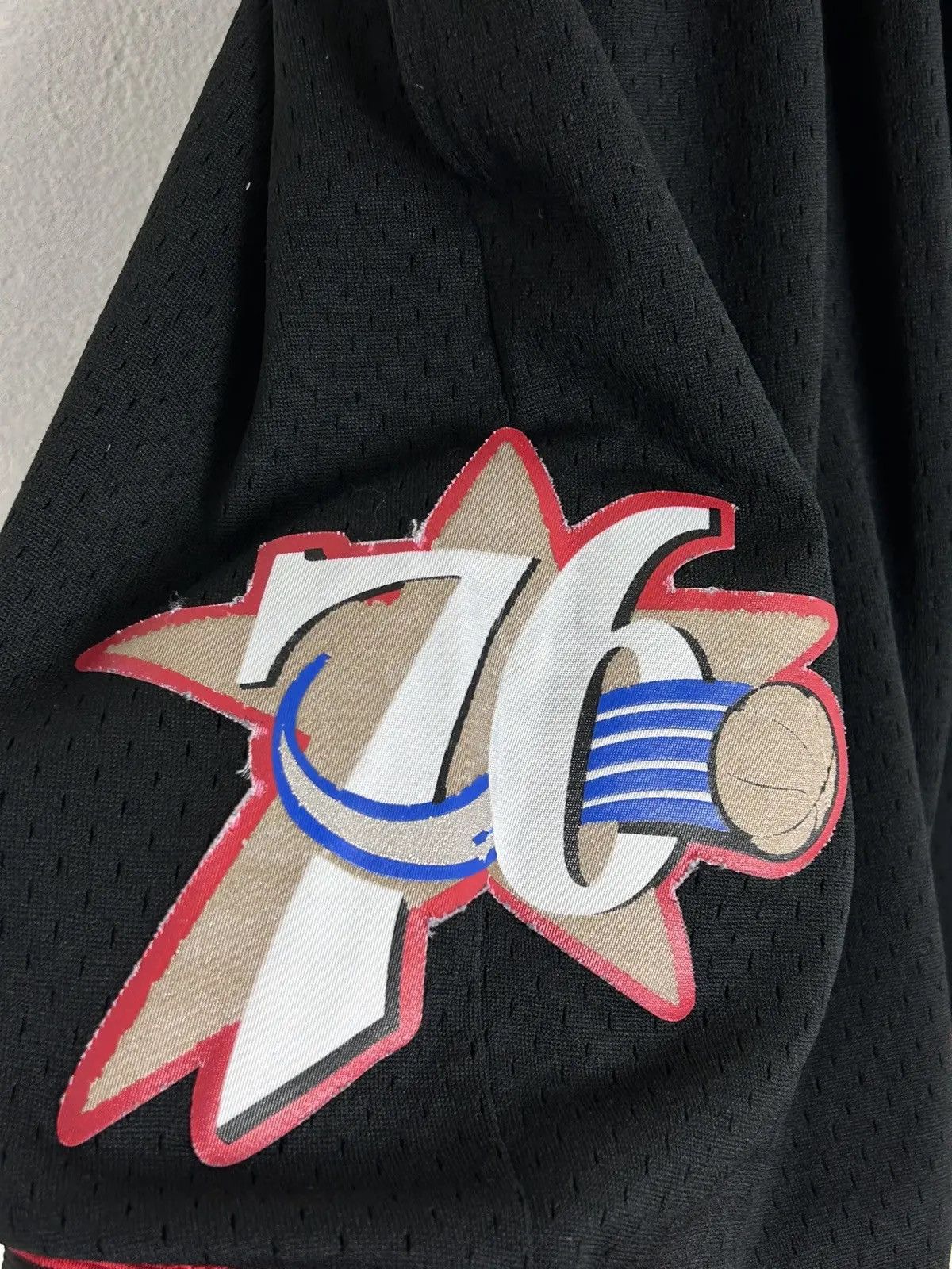 Mitchell & Ness Mitchell & Ness Philadelphia 76ers Swingman 2019 Shorts Size US 28 / EU 44 - 4 Thumbnail