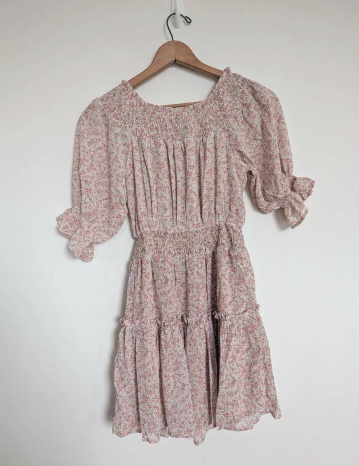 Other Dress Forum Floral Smocked Dress with Puff Sleeves Size ONE SIZE - 1 Thumbnail