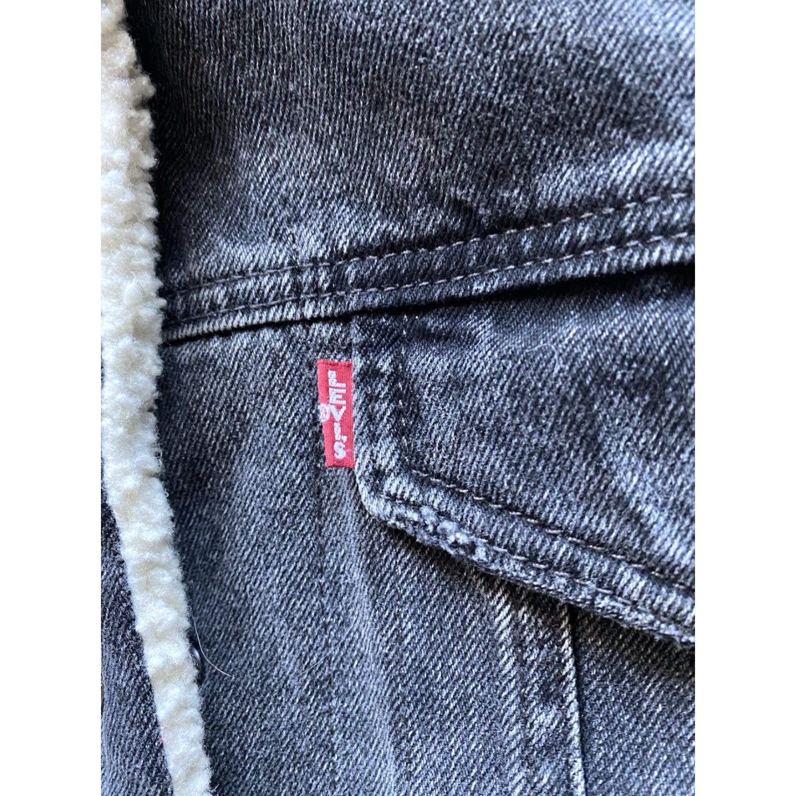 Levi's Levi’s Premium Denim Jacket Sherpa Lined Men’s Small Black Coat Denim Jacket Mens S Black Sherpa Lined 423 WPL 423 Size US S / EU 44-46 / 1 - 5 Thumbnail