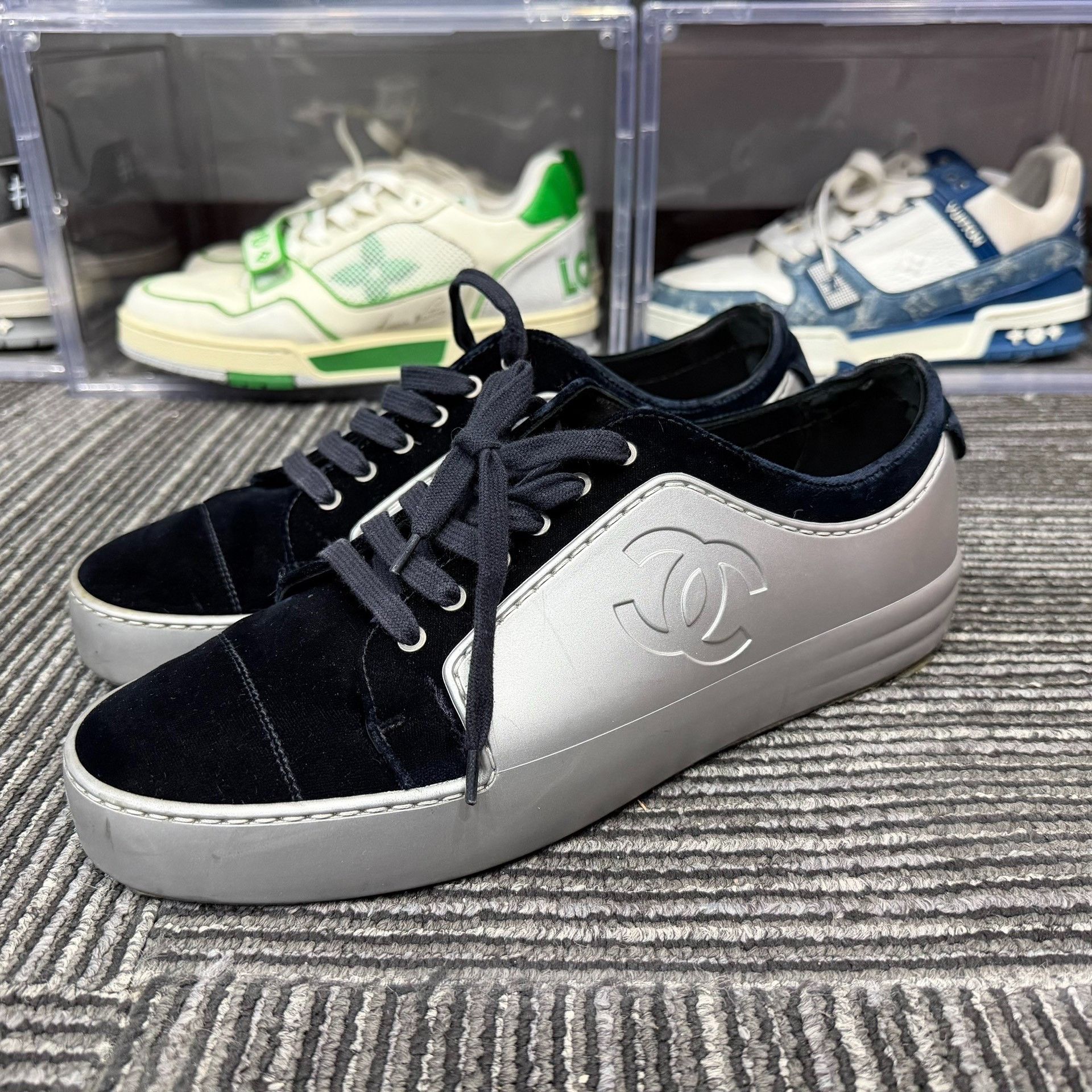 Chanel Chanel Velvet Blue Lowtop Sneakers 9 Men Size US 9 / EU 42 - 1 Thumbnail