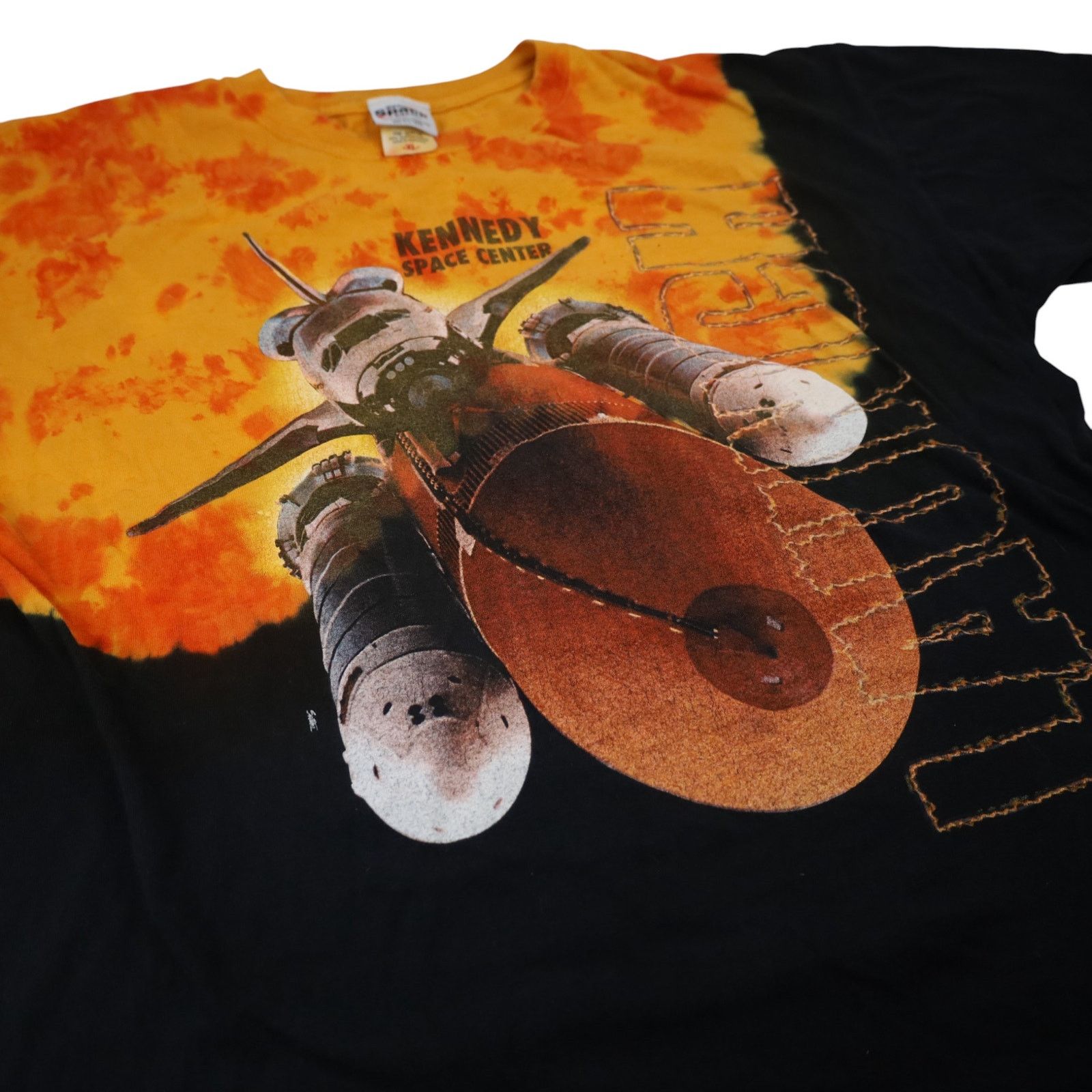 Vintage Vintage Y2k Kennedy Space Center Tie Dye Space Ship T Shirt Size US XL / EU 56 / 4 - 4 Thumbnail
