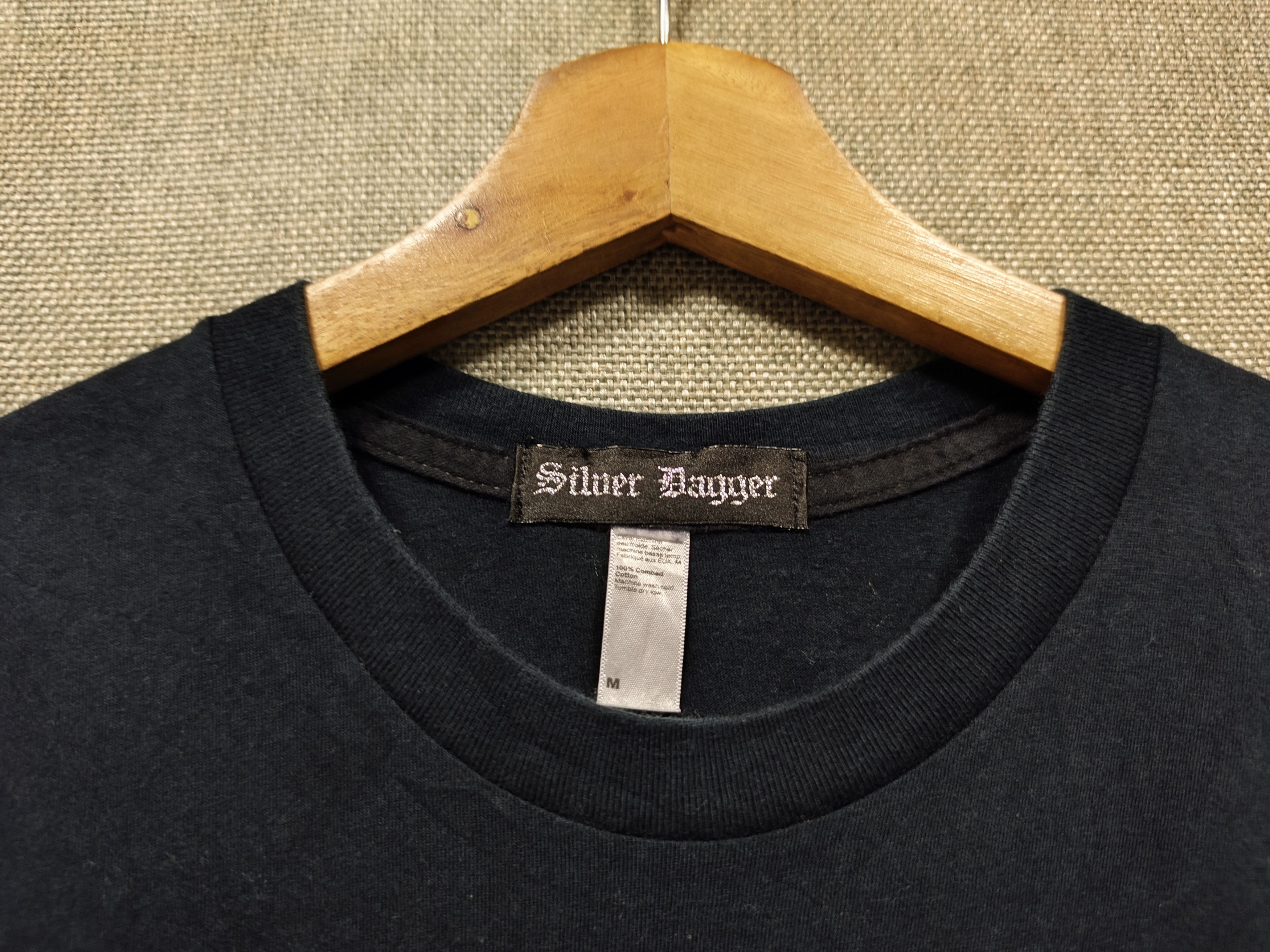 T shirt silver dagger very rare
