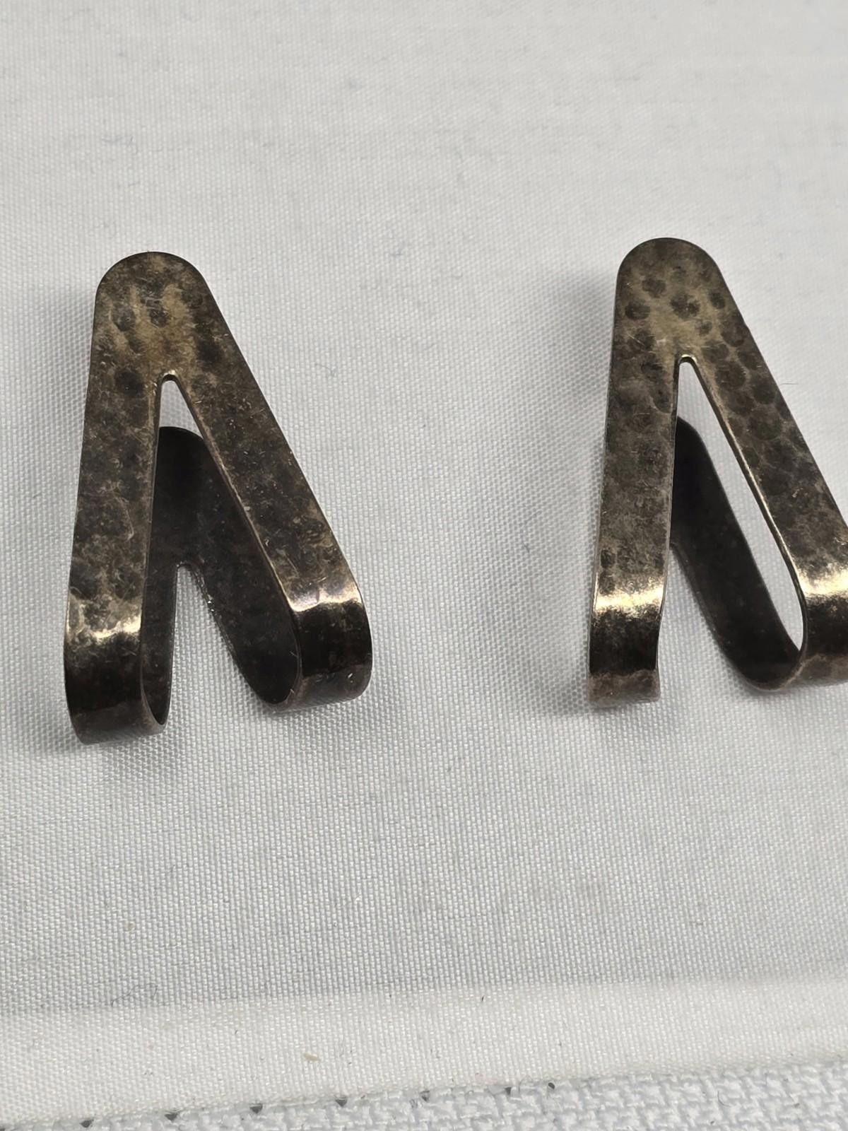 Sterling Silver Vtg STERLING Silver Hammered Geometric V Hoop Earrings Size ONE SIZE - 1 Thumbnail