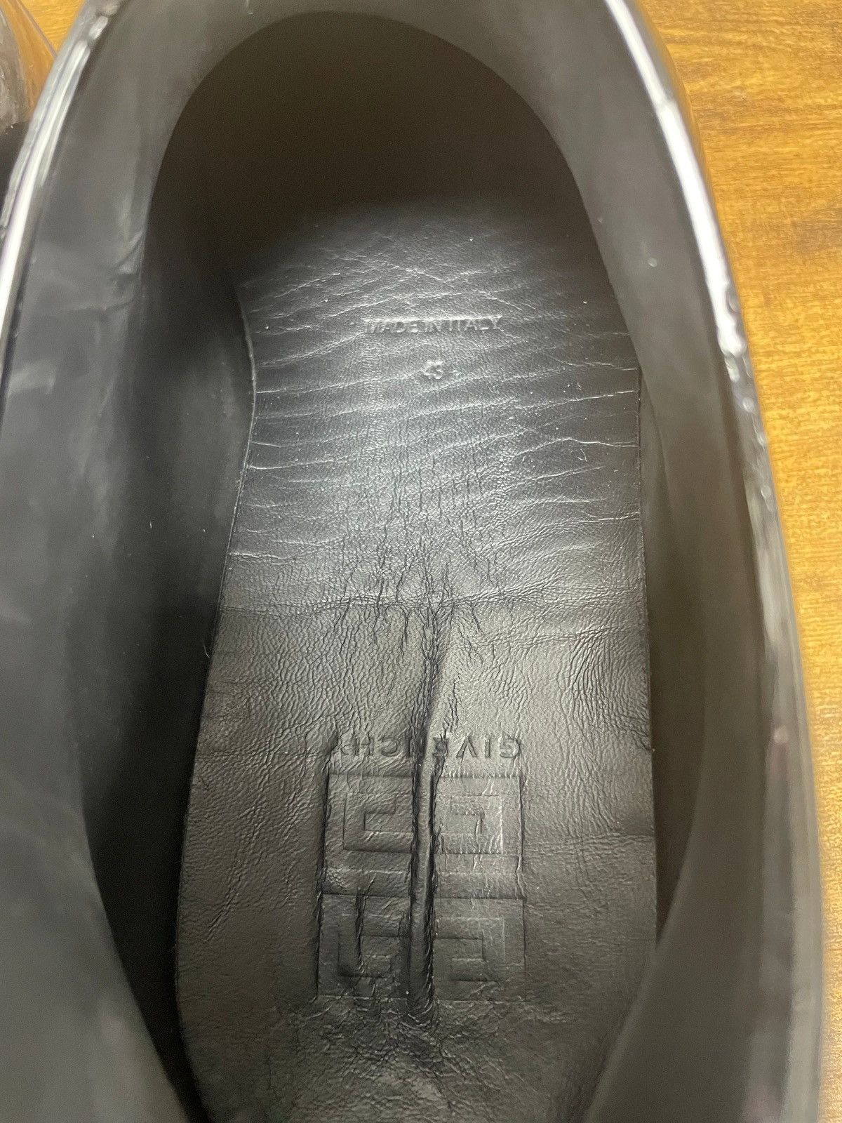 Givenchy 43-Givenchy Monumental Mallow Patent Size US 10 / EU 43 - 9 Thumbnail
