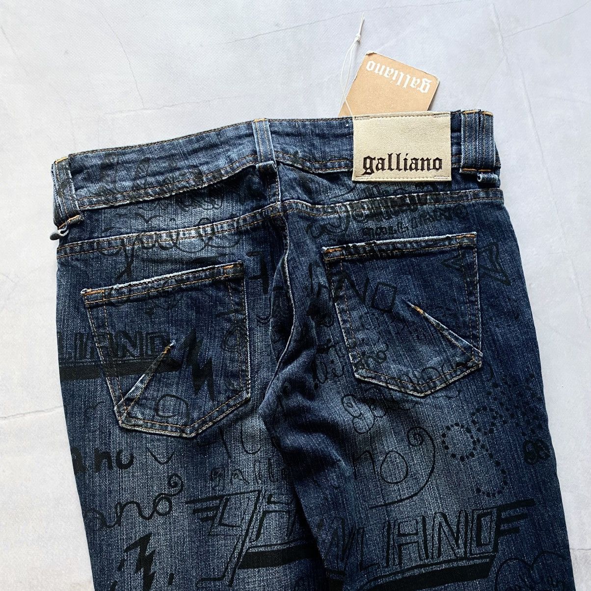 John Galliano NEW Galliano Graffiti Multi Logo Slim Fit Jeans Y2K Size 24" / US 00 / IT 34 - 1 Thumbnail