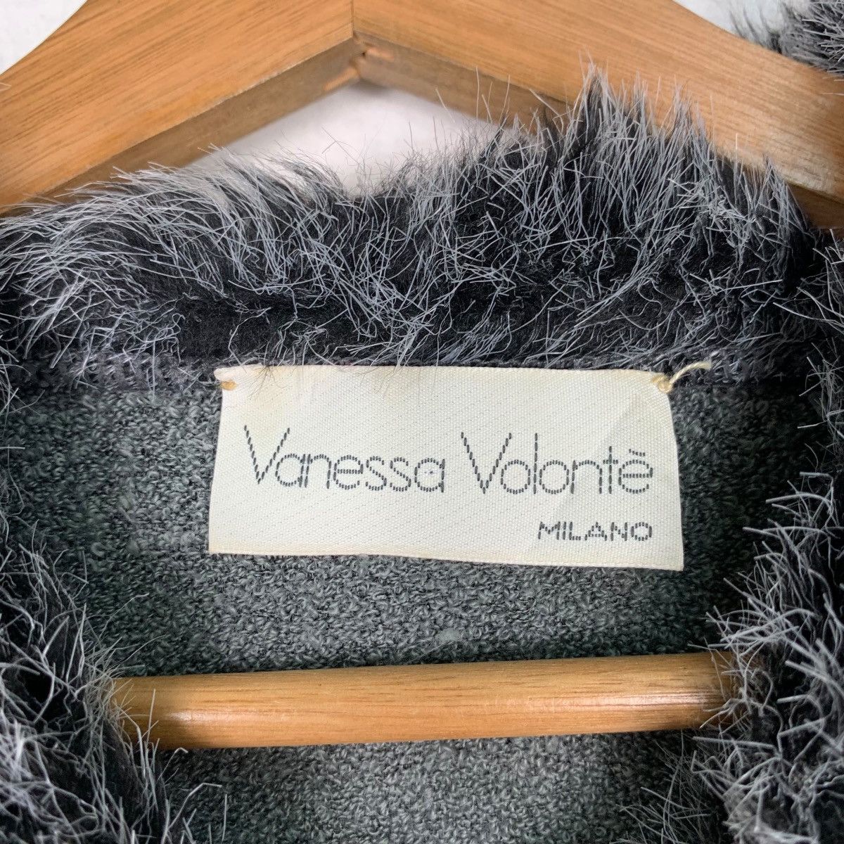 Vintage VANESSA VOLONTE Milano Fur Neck Button Shirt #0298-C13 Size S / US 4 / IT 40 - 11 Thumbnail