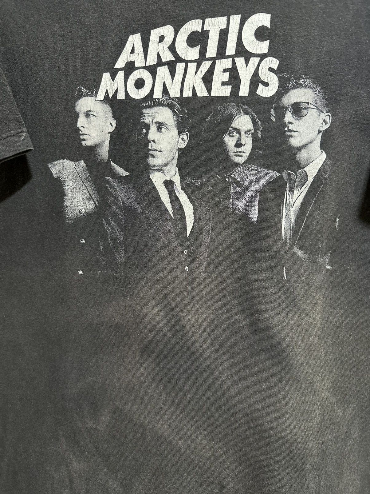Band Tees Thrashed Vintage Arctic Monkeys Sun Faded Grunge Tee Size US M / EU 48-50 / 2 - 2 Thumbnail