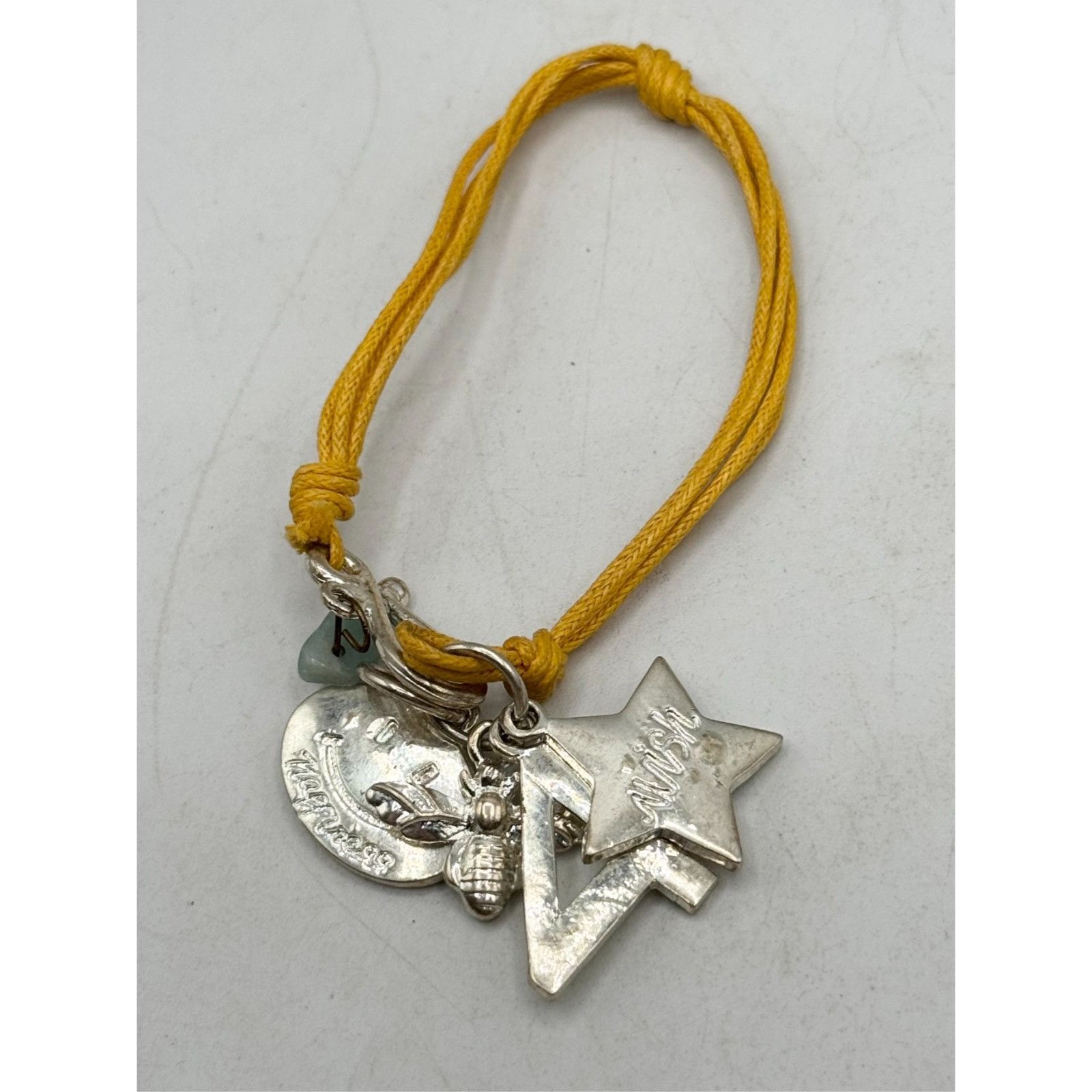 Other Vintage yellow thread charm bracelet Size ONE SIZE - 1 Thumbnail