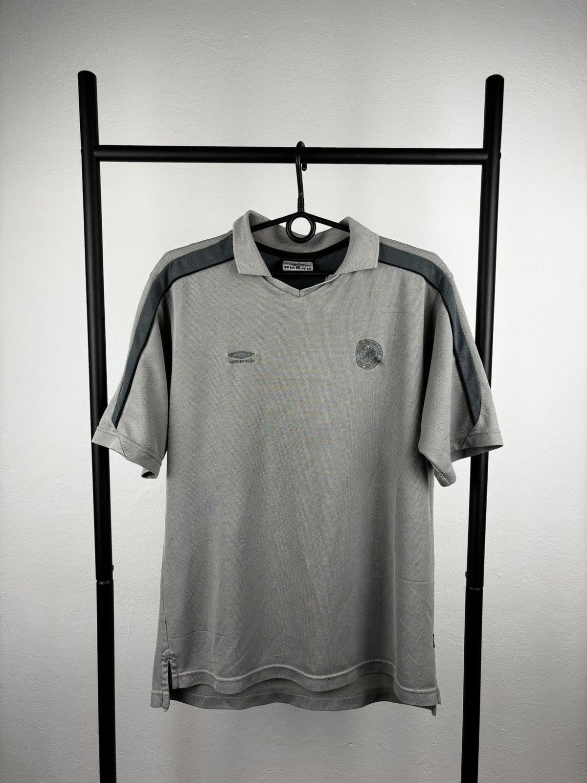 Umbro × Vintage Umbro x Celtics Football club vintage jersey size L Size US L / EU 52-54 / 3 - 1 Thumbnail