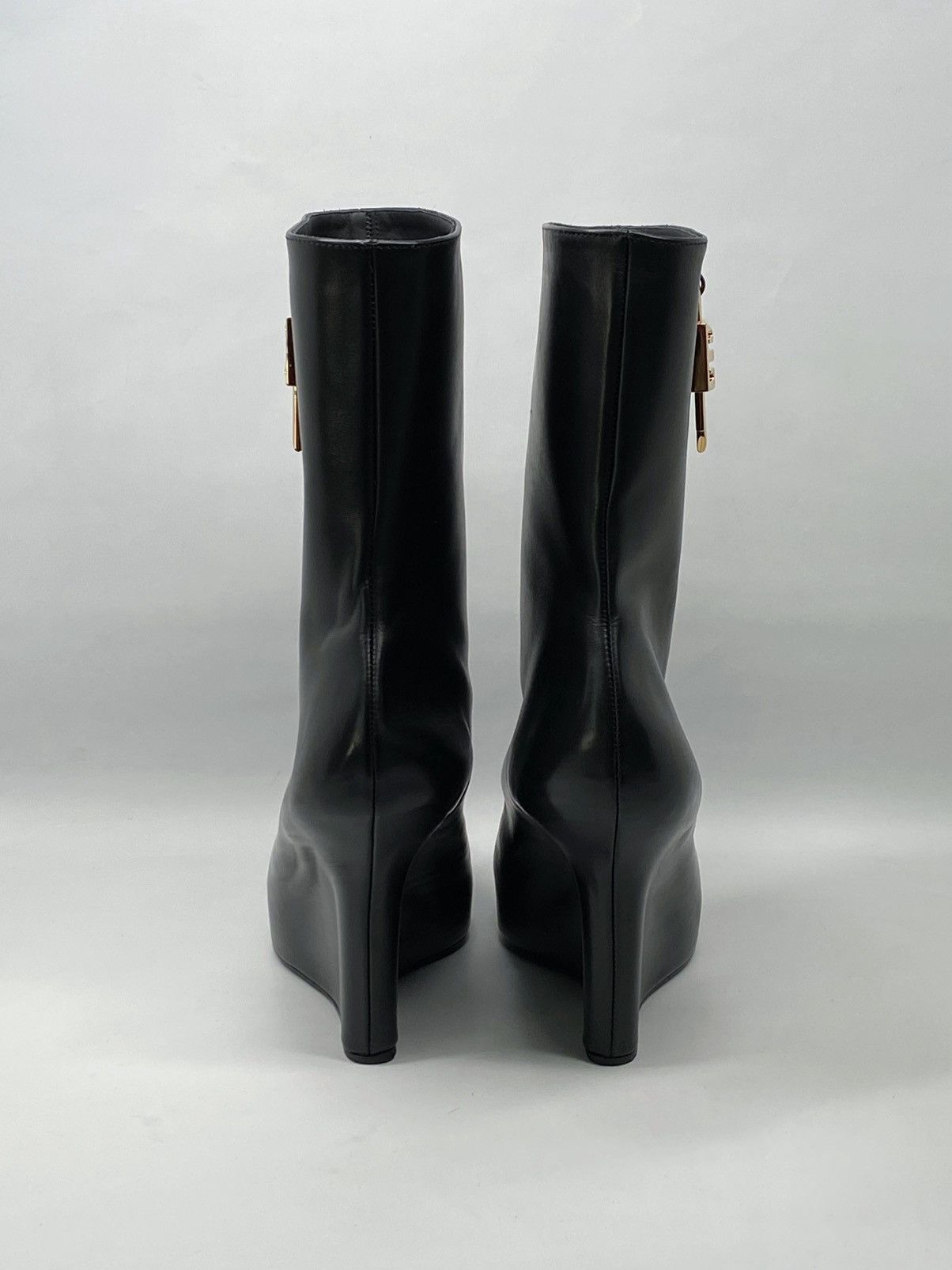 Givenchy Givenchy G-Lock Ankle Boots in Leather size 38 Size US 8 / IT 38 - 10 Thumbnail