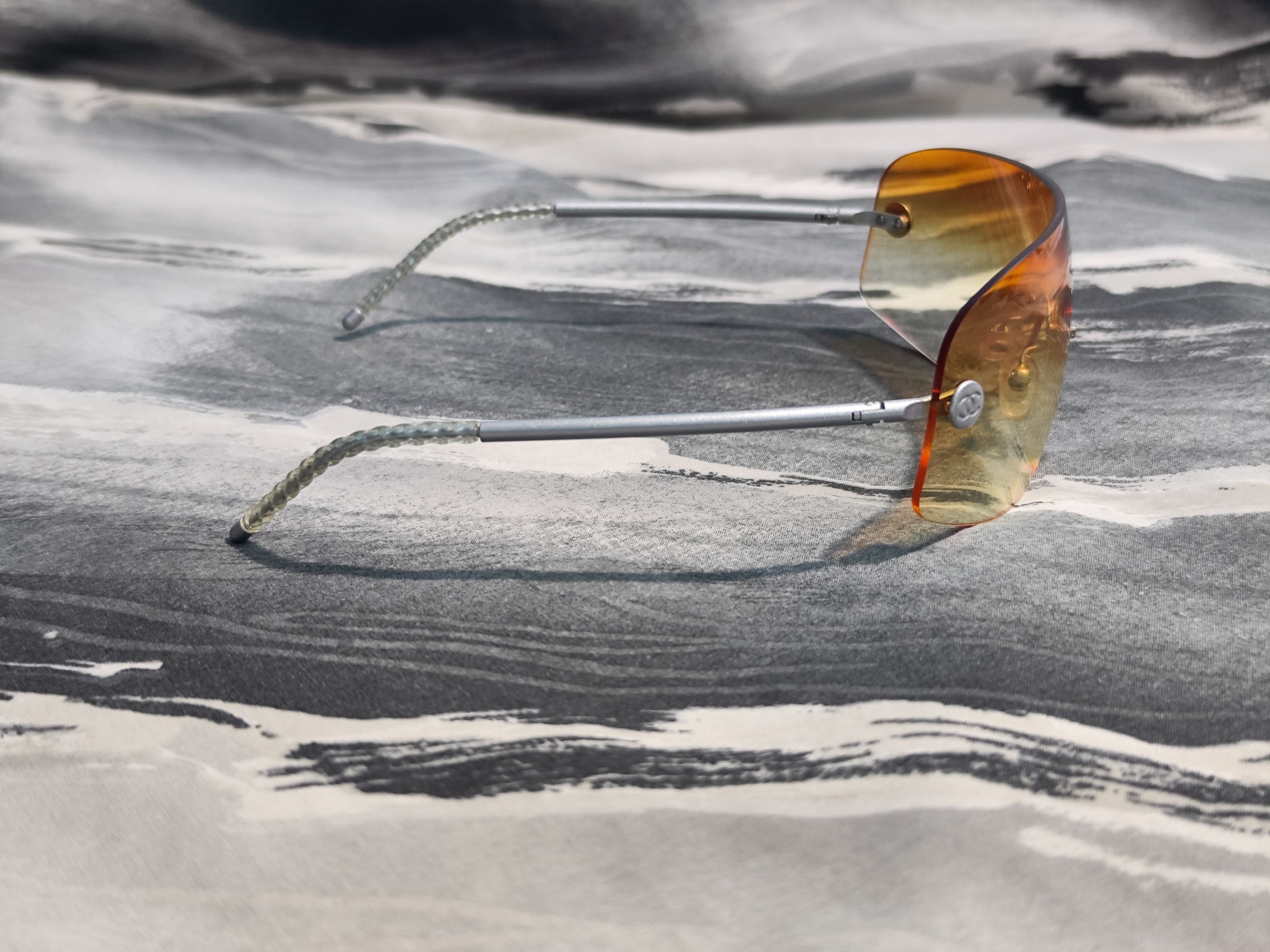Chanel Chanel - Y2K Shield Rimless Sunglasses Gradient Orange 4036 Size ONE SIZE - 6 Thumbnail