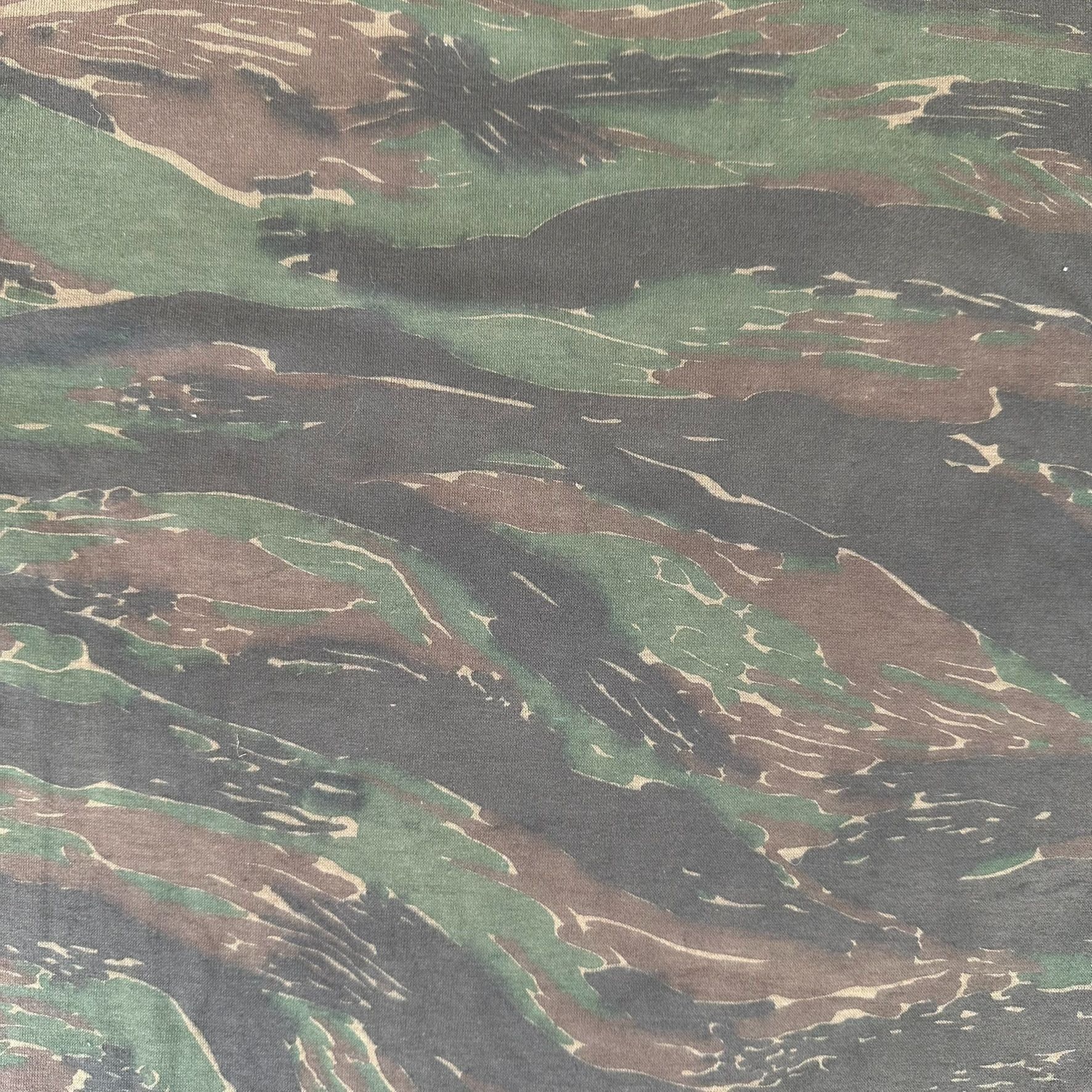 Vintage Vintage 80s Tiger Stripe Camo T-Shirt Single Stitch Vietnam Size US M / EU 48-50 / 2 - 2 Thumbnail
