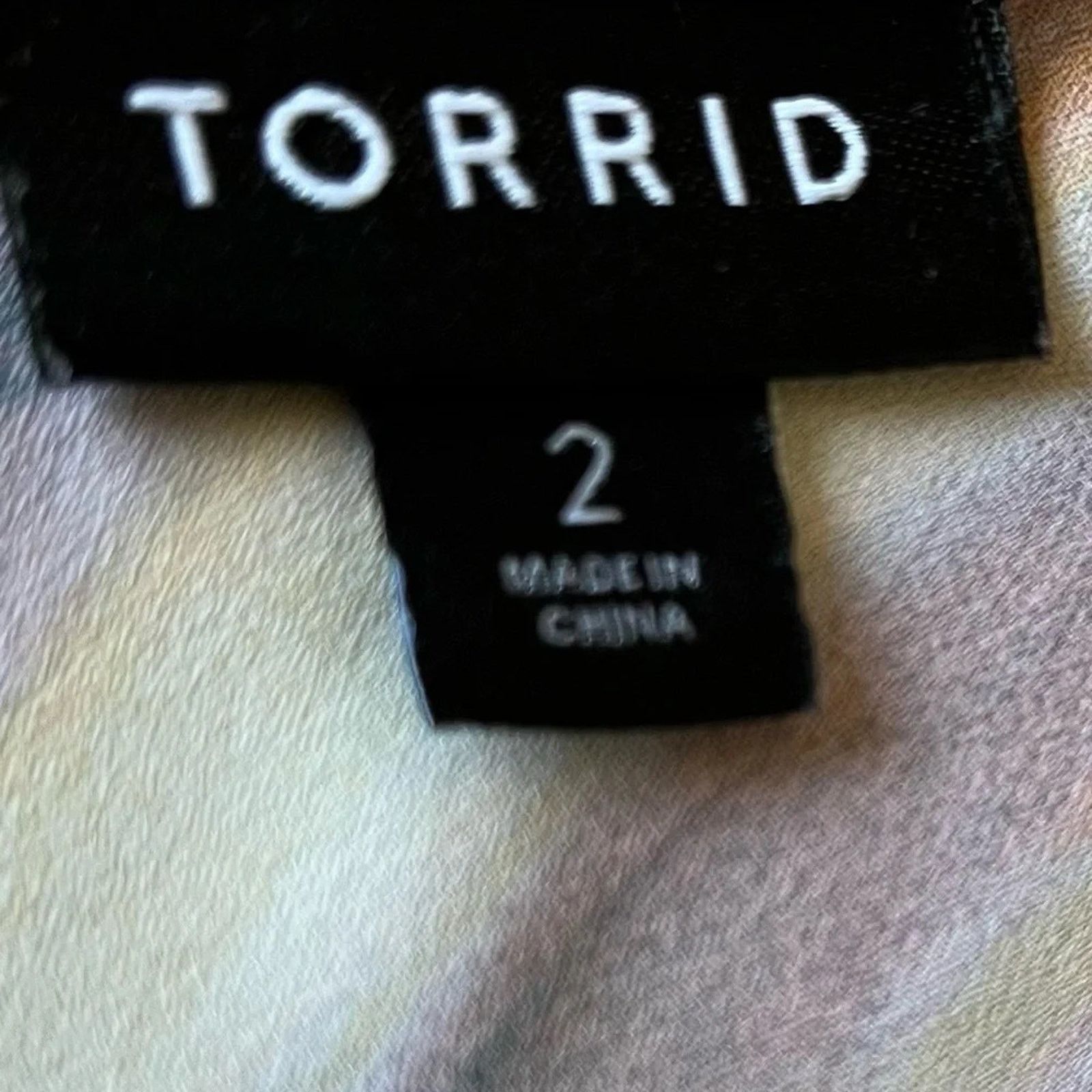 The Unbranded Brand Torrid Georgette Raw Edge Tank, size 2X. Tie dyed tank top. Size XXL / US 16-18 / IT 52-54 - 3 Thumbnail