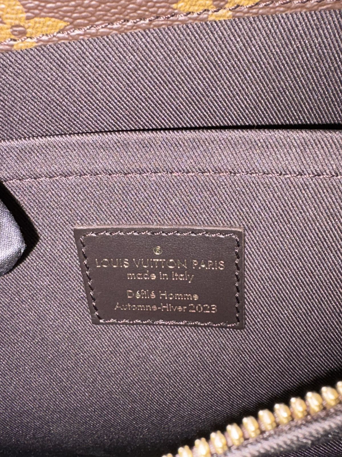 Louis Vuitton Louis Vuitton X Kid Super FW 23 Sac Plat Size ONE SIZE - 9 Thumbnail