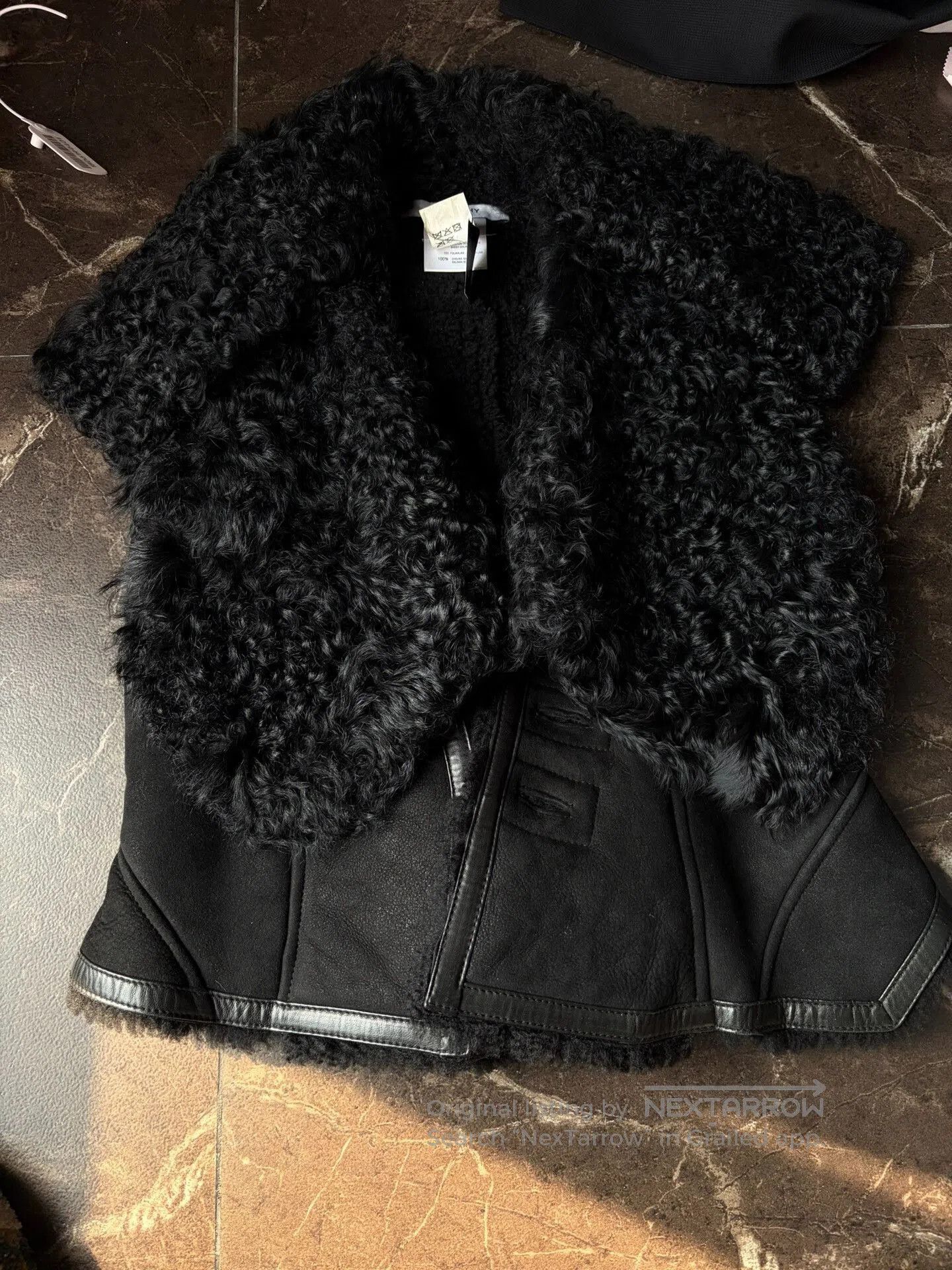 Givenchy Givenchy Shearling Fur Showpiece. Size XS / US 0-2 / IT 36-38 - 1 Thumbnail