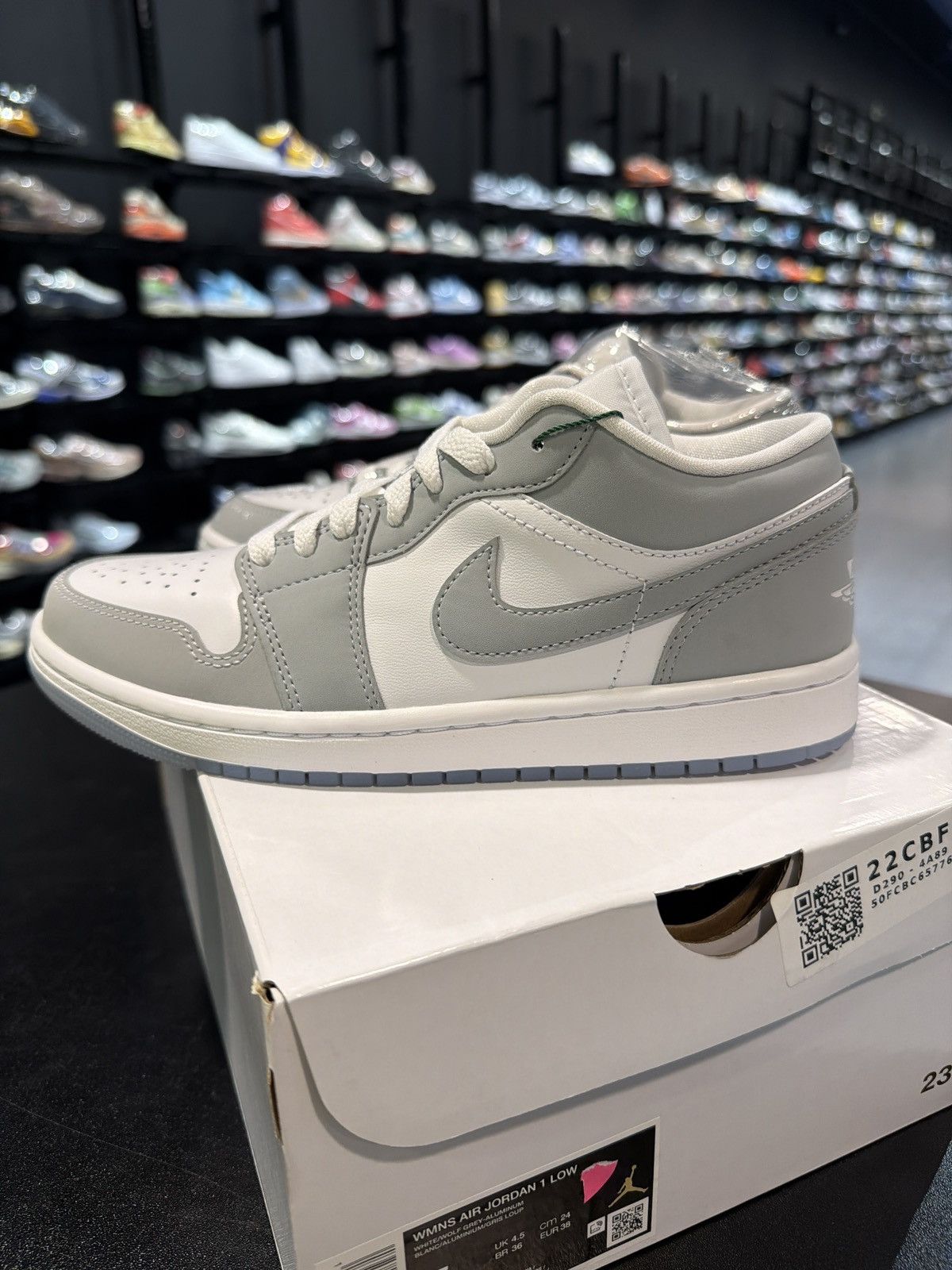 Jordan Brand Jordan 1 Low Wolf Grey Size-7W Brand New Size US 7 / EU 40 - 5 Thumbnail