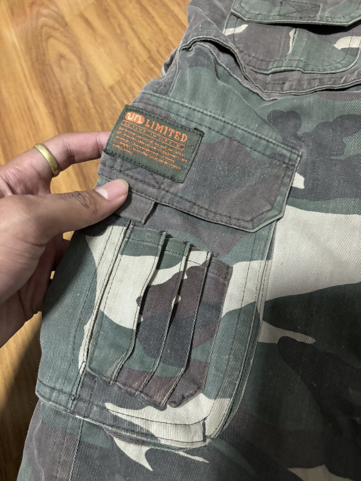 Vintage Faded Military Camo Cargo Shorts Size US 33 - 5 Thumbnail