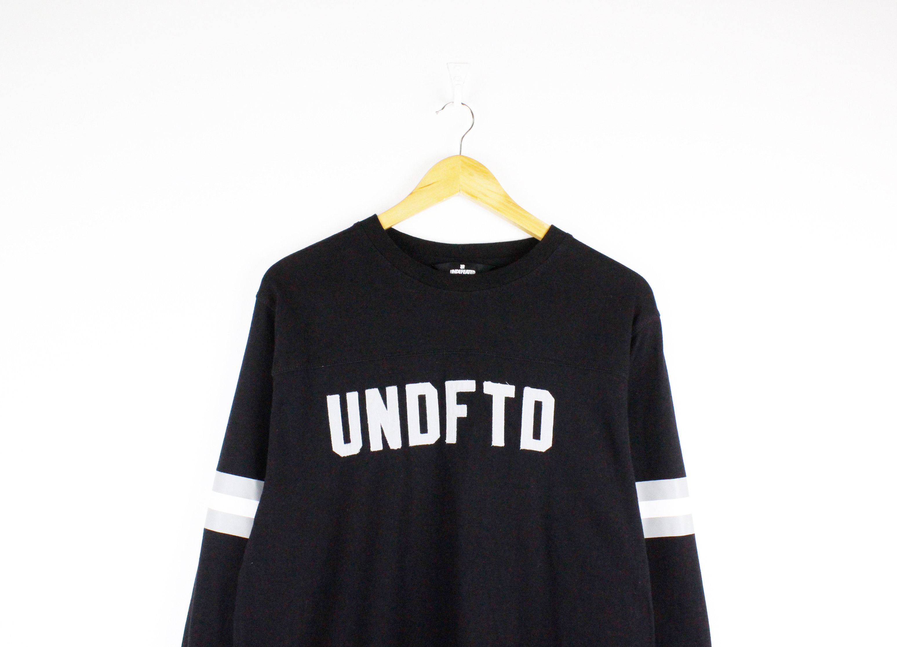 Undefeated Undefeated Logo Baseball Jersey Style Long Sleeve T-shirt Size US L / EU 52-54 / 3 - 2 Thumbnail