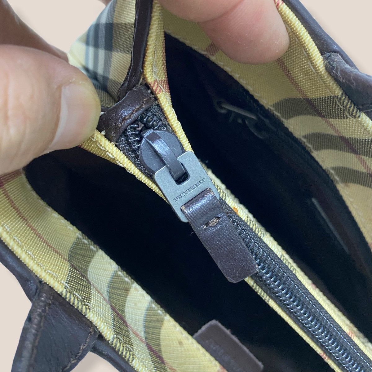 Burberry ‼️LASTDROP‼️ AUTHENTIC BURBERRY NOVA CHECK HANDBAG Size ONE SIZE - 10 Thumbnail