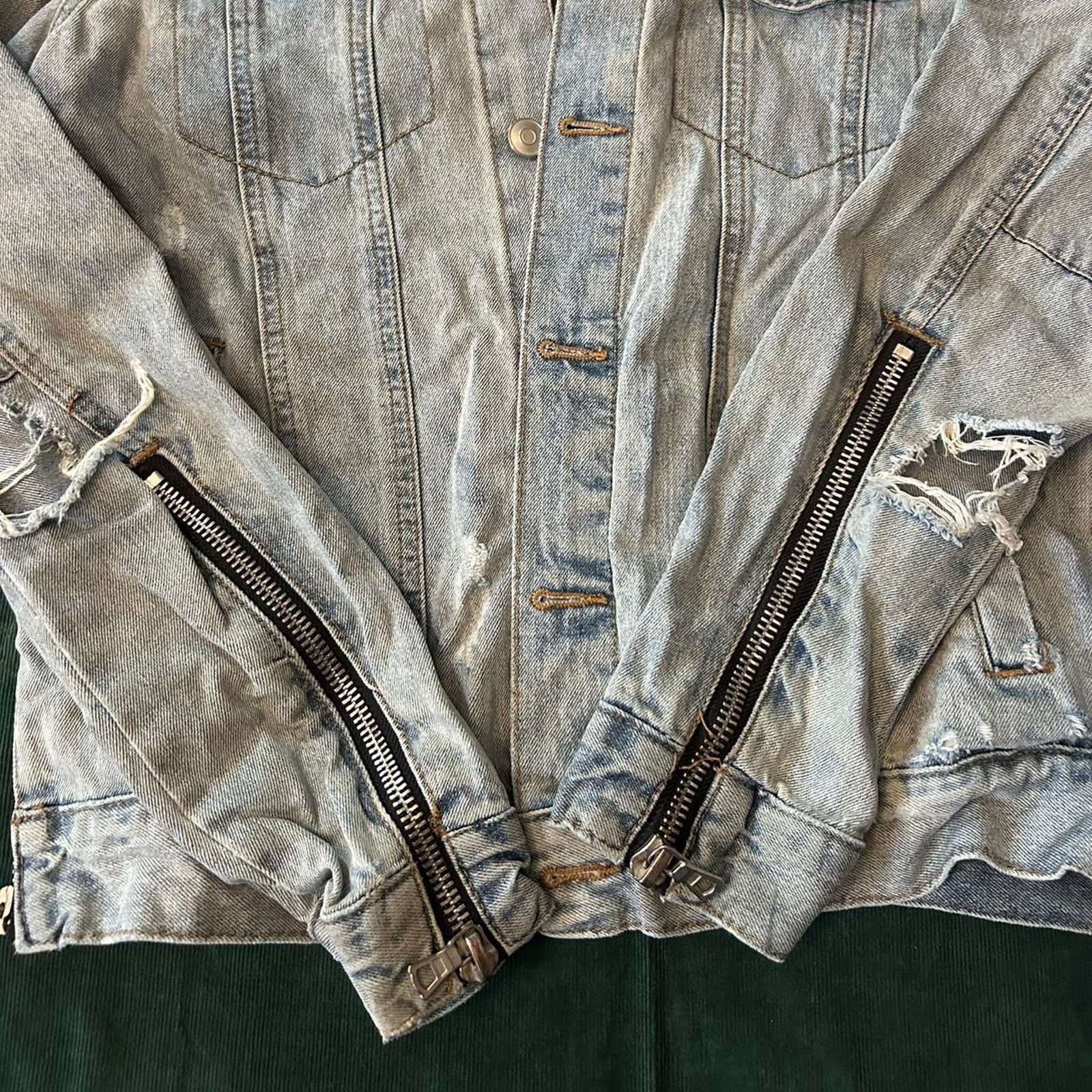 Forever 21 Y2k forever 21 distressed denim jacket Size US S / EU 44-46 / 1 - 2 Thumbnail