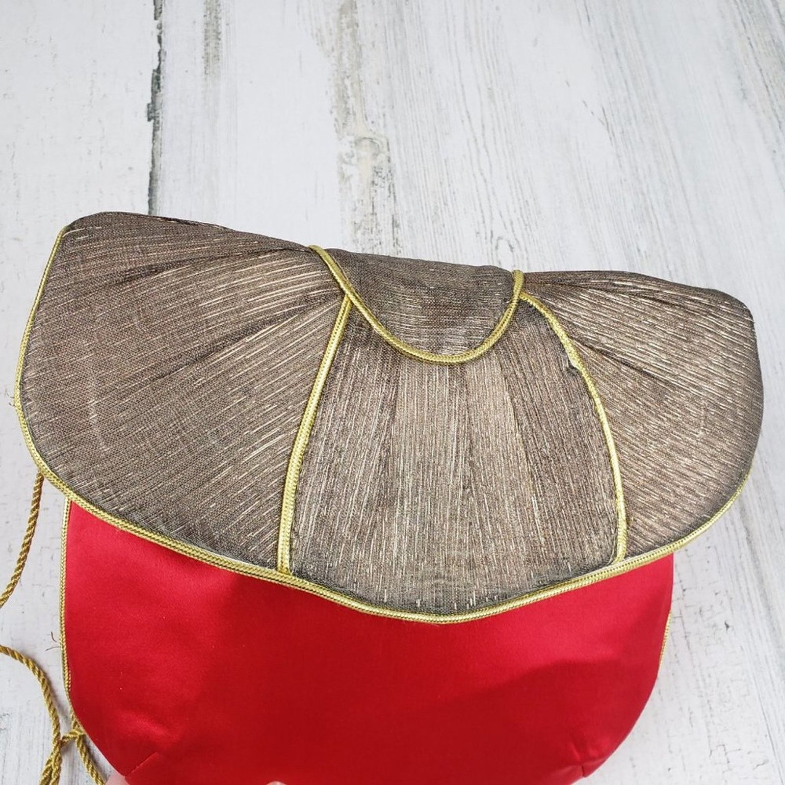 Other Vintage Gwen Jackson Red Floral Silky Purse Shoulder Bag Size ONE SIZE - 9 Thumbnail