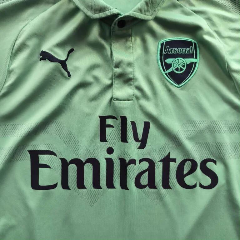 Puma Arsenal 2018-19 Puma third football jersey size S Size US S / EU 44-46 / 1 - 5 Thumbnail